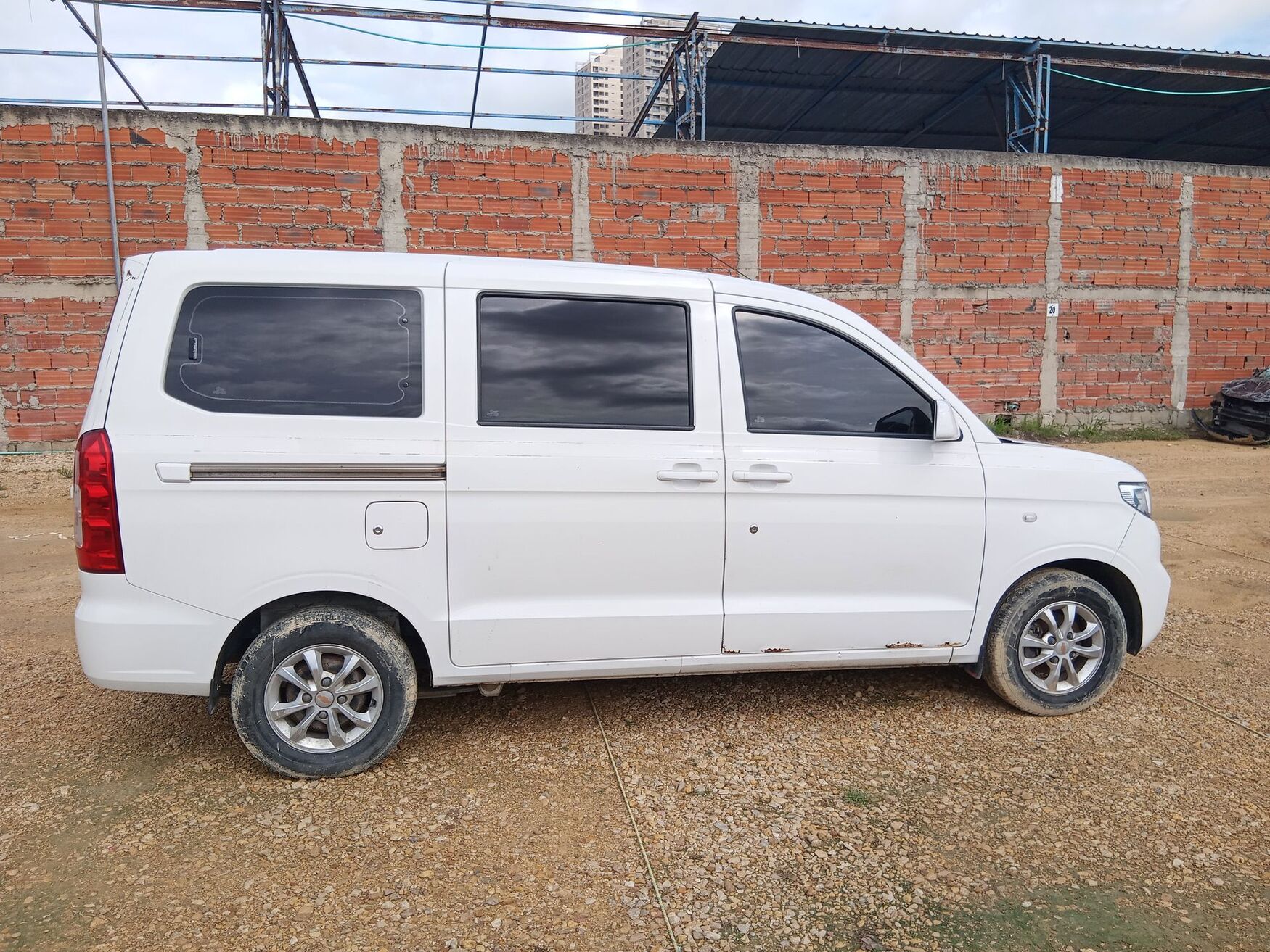 CHEVROLET N400 2023