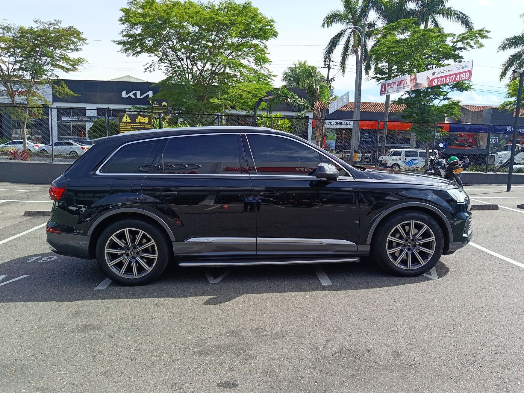 AUDI Q7 2023