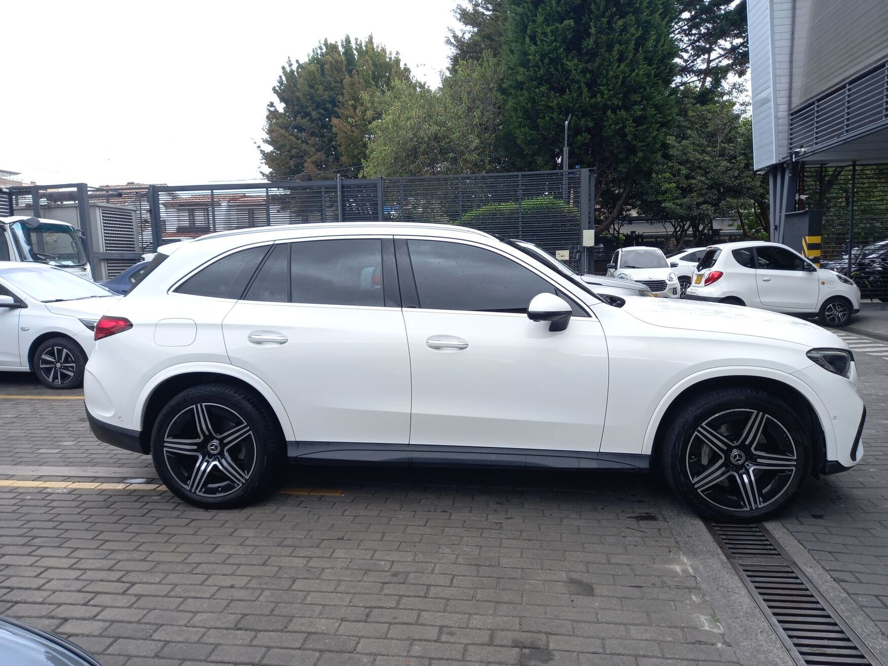 MERCEDES-BENZ GLC 300 2024