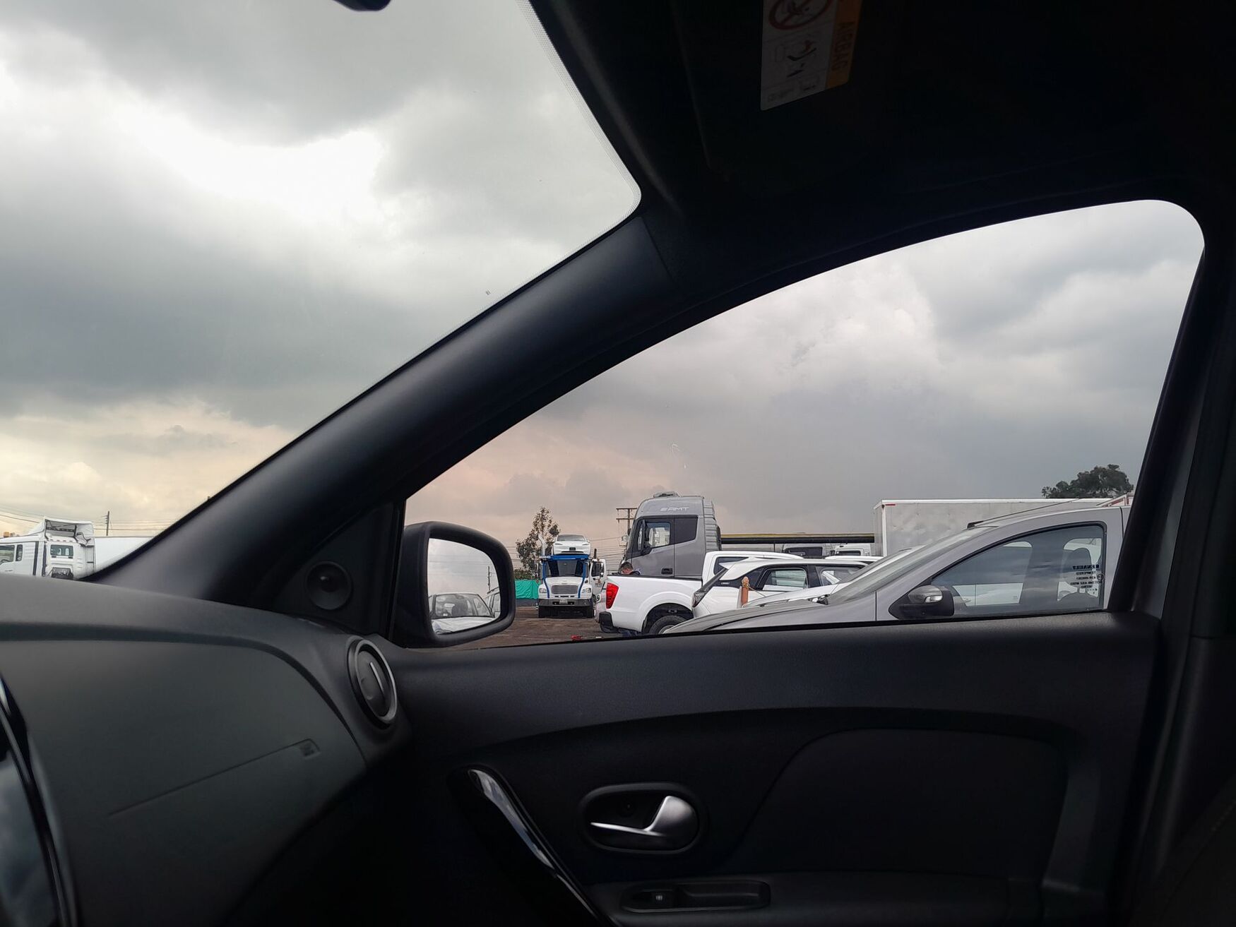 RENAULT LOGAN 2026