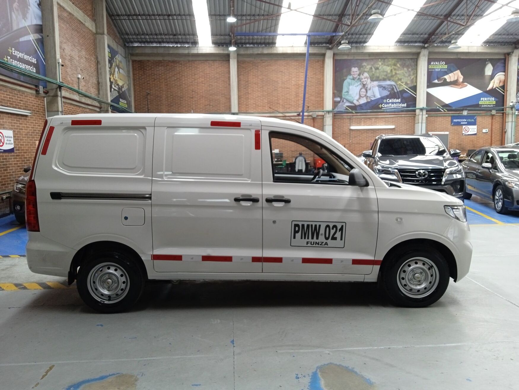 CHEVROLET N400 2025