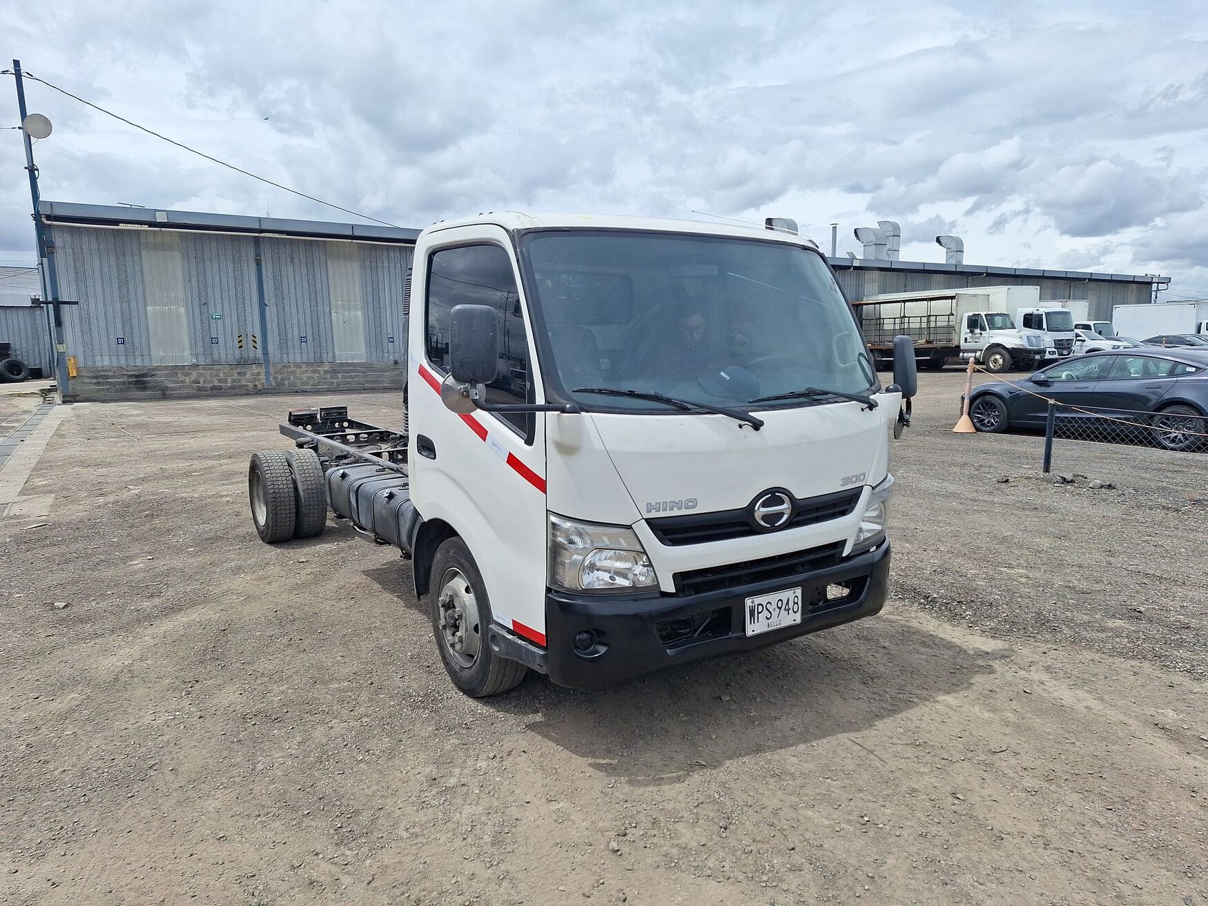 HINO DUTRO 2017