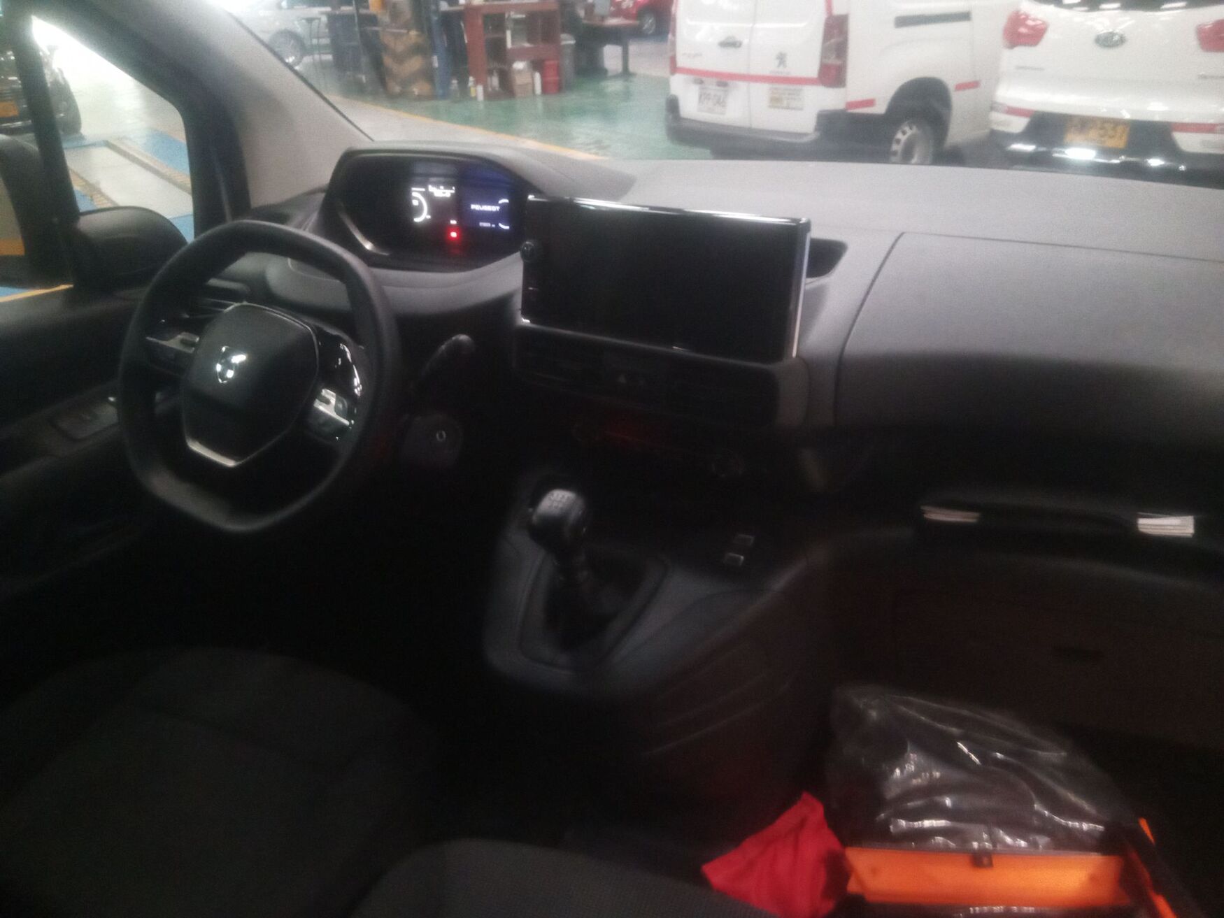 PEUGEOT PARTNER 2025