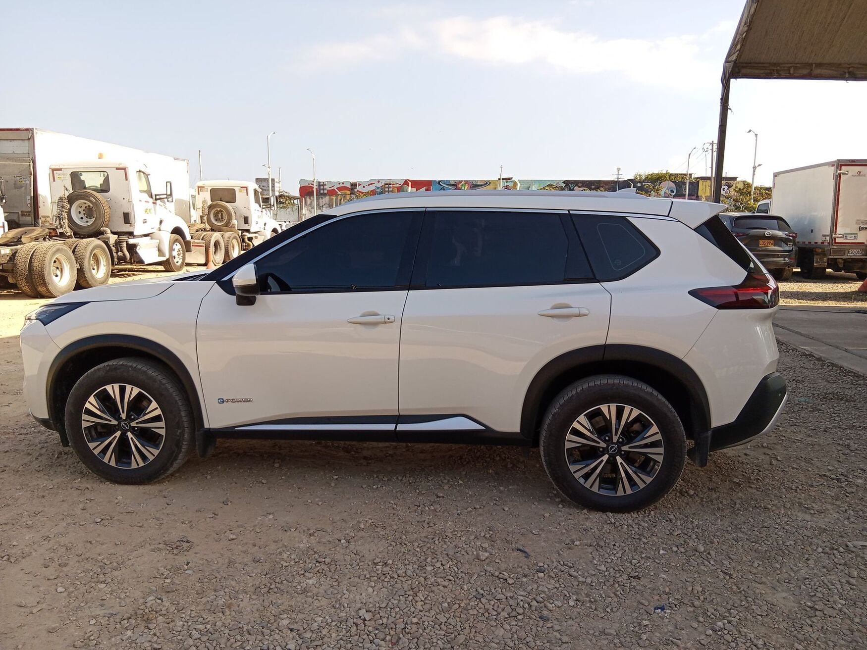 NISSAN X-TRAIL 2025