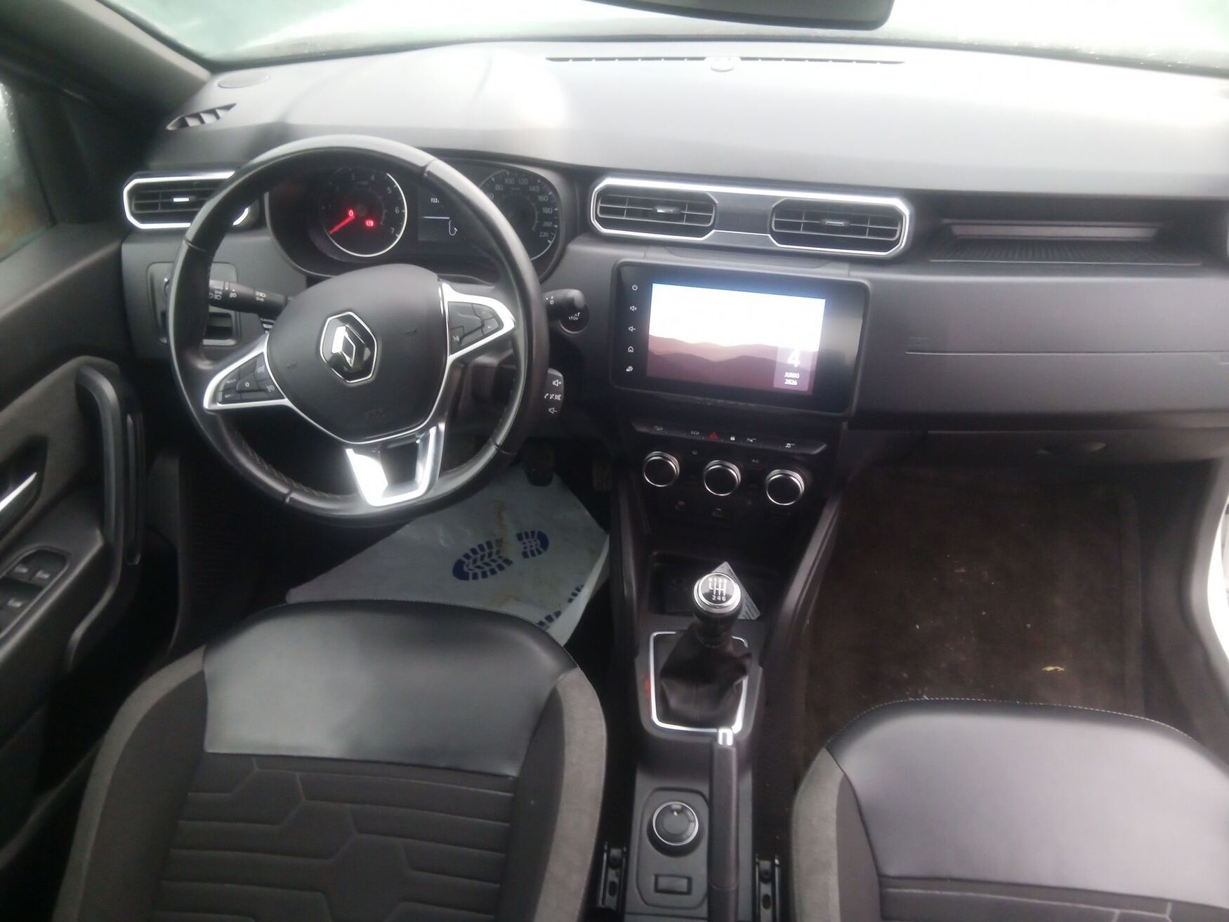 RENAULT DUSTER 2024