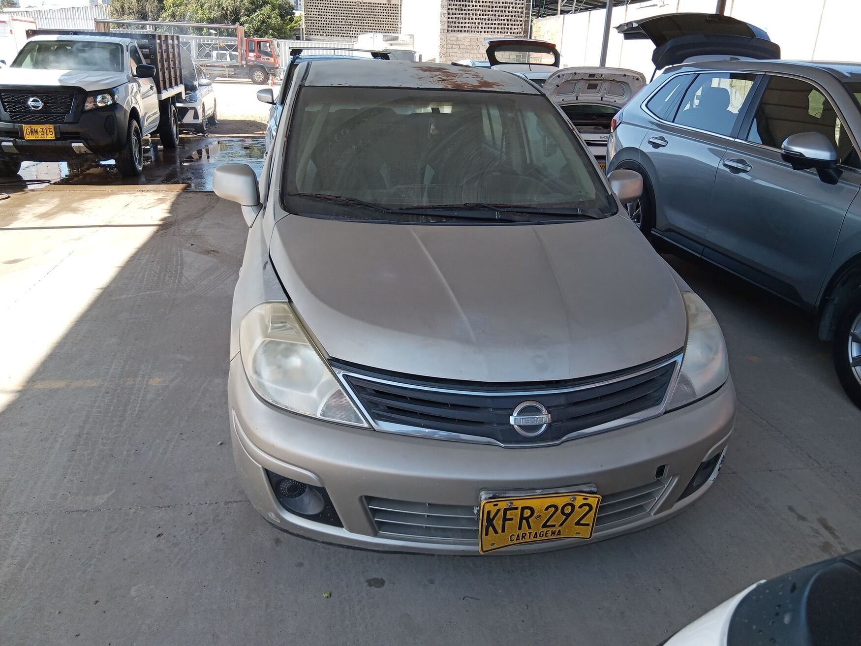 NISSAN TIIDA 2010