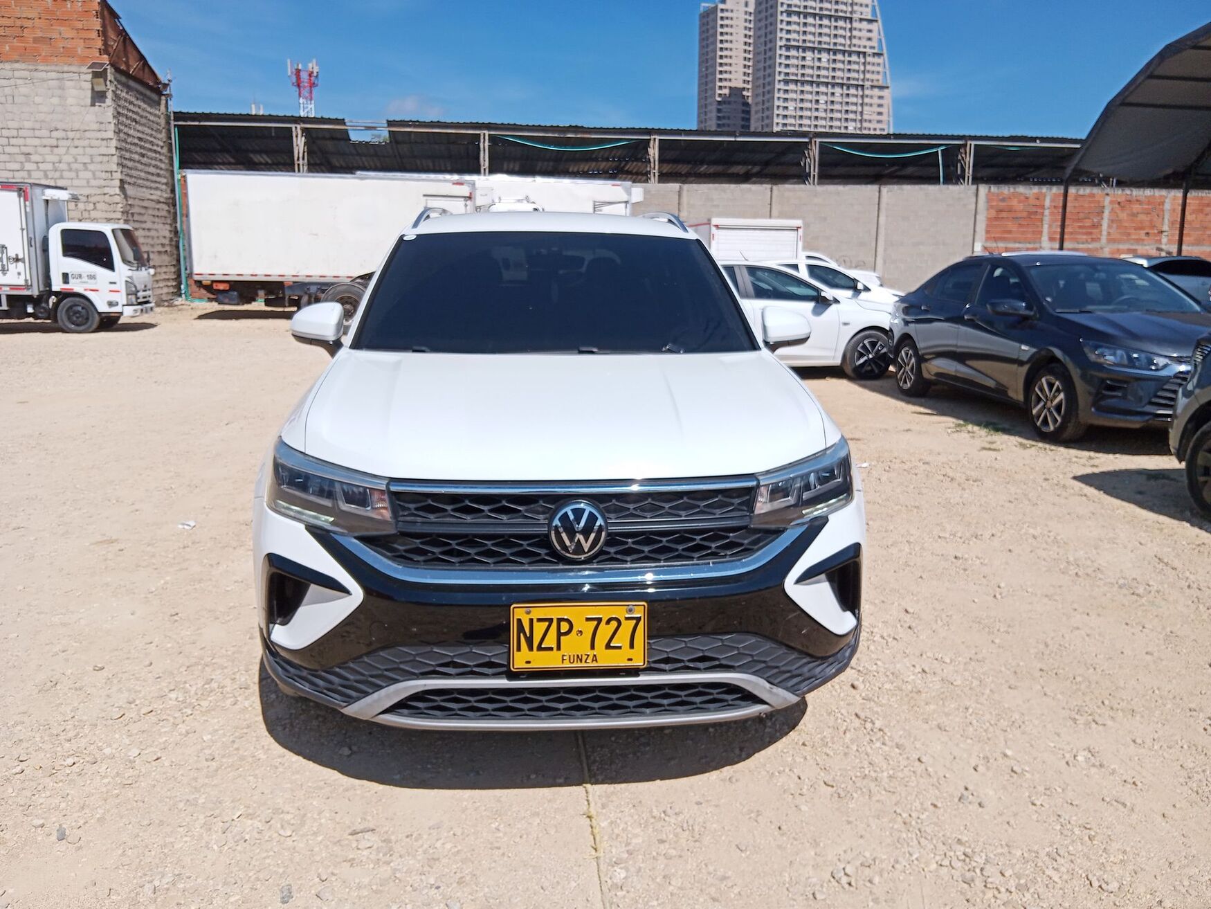 VOLKSWAGEN TAOS 2024