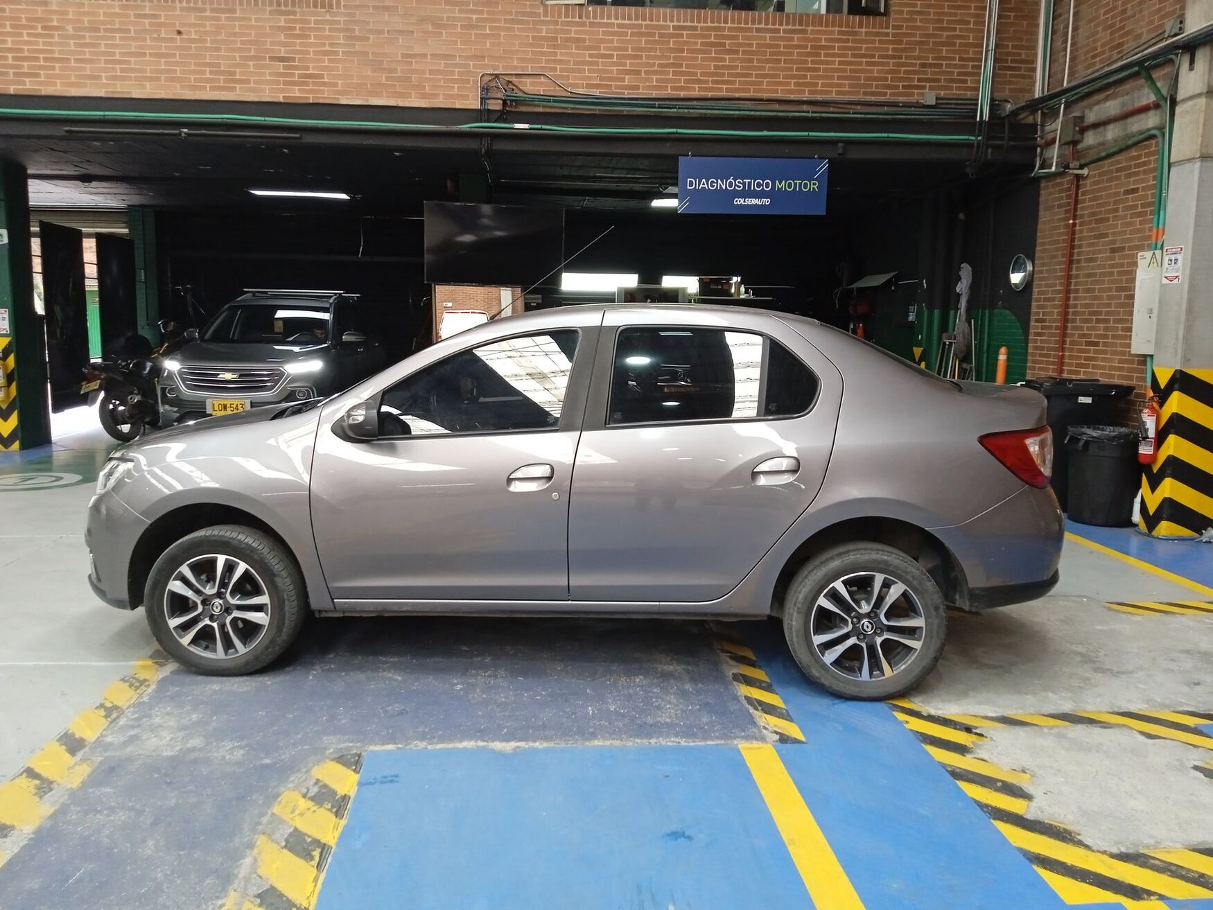 RENAULT LOGAN 2024