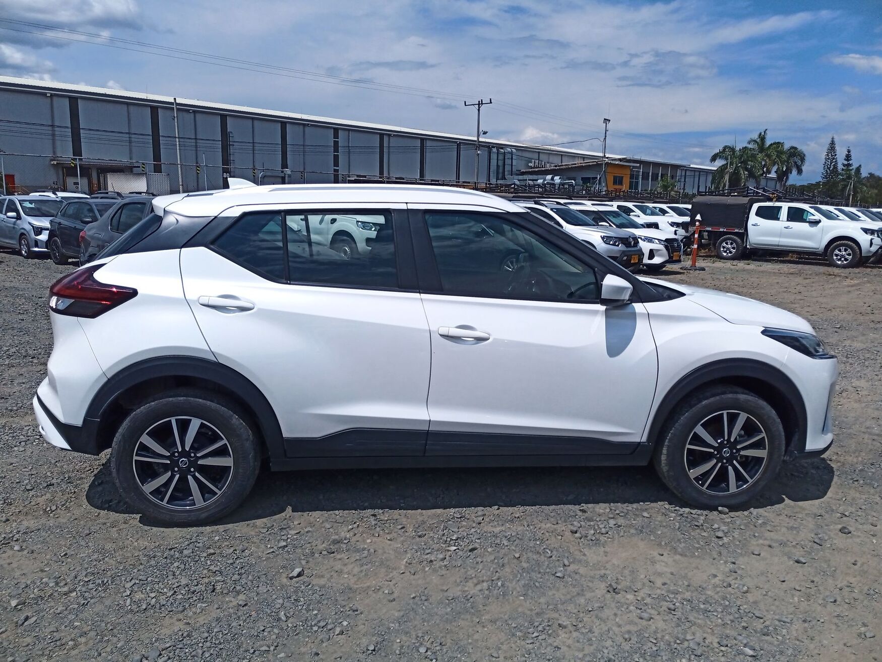 NISSAN KICKS 2022