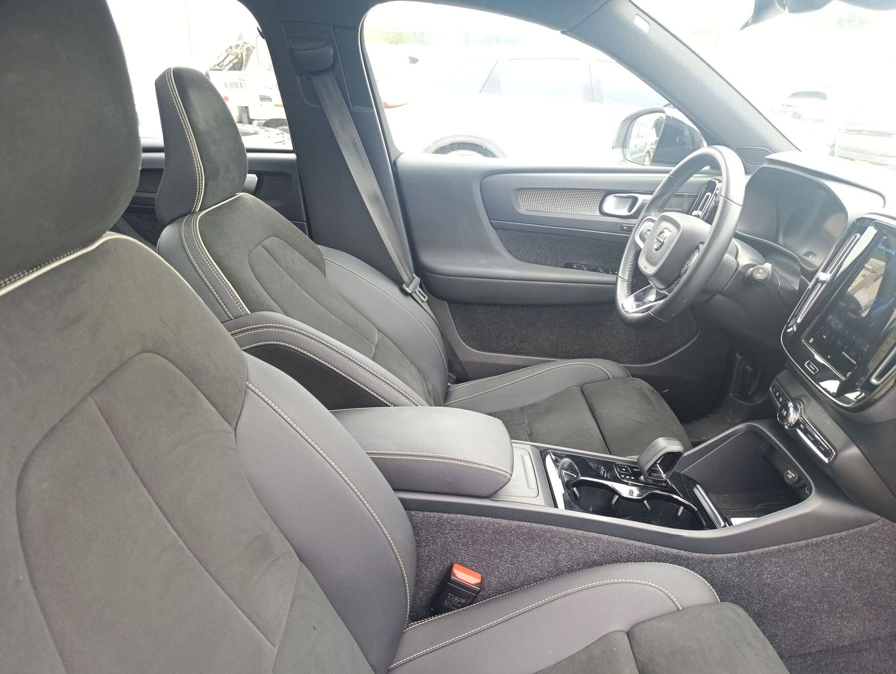VOLVO XC40 2022