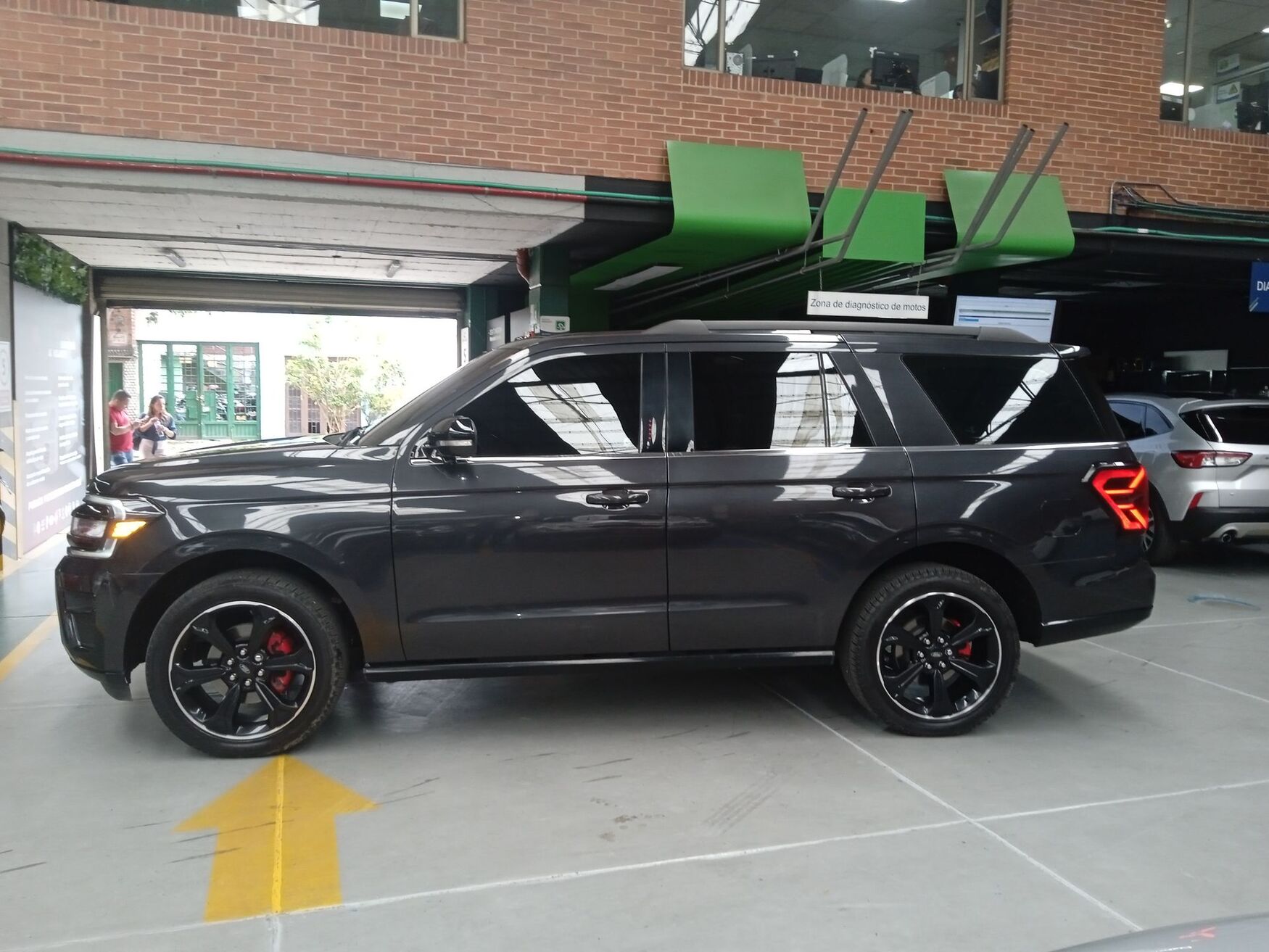 FORD EXPEDITION 2024