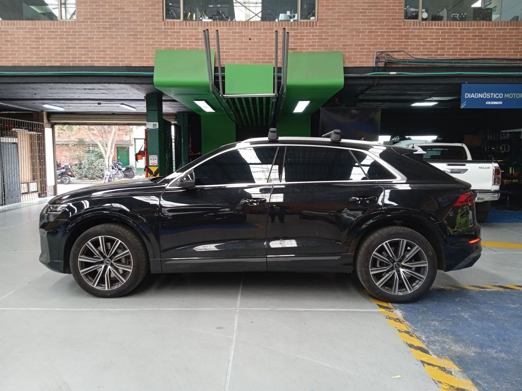 AUDI Q8 2025