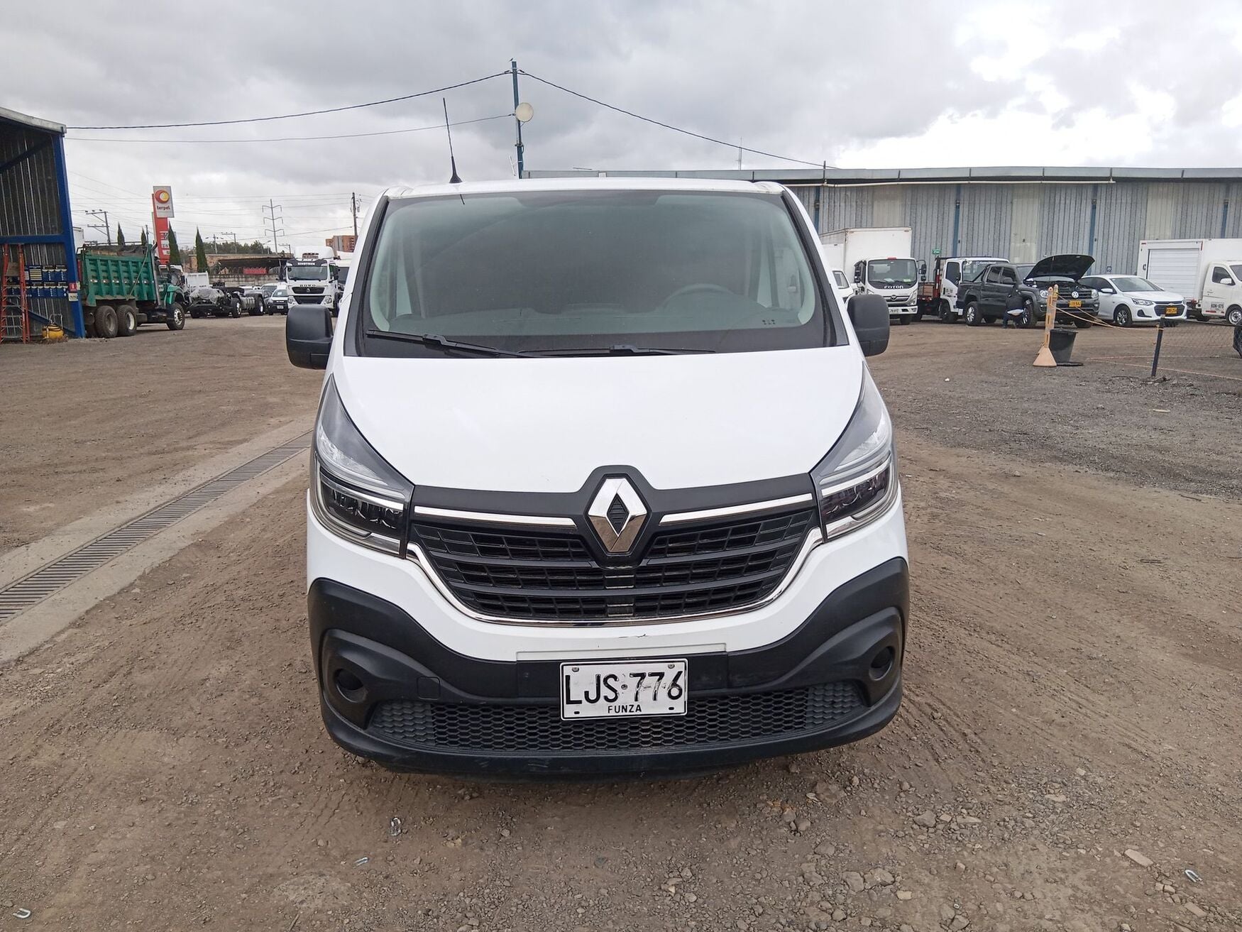 RENAULT TRAFIC 2023