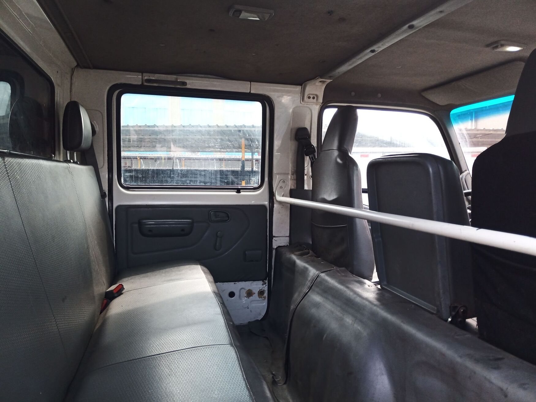 HINO DUTRO 2016