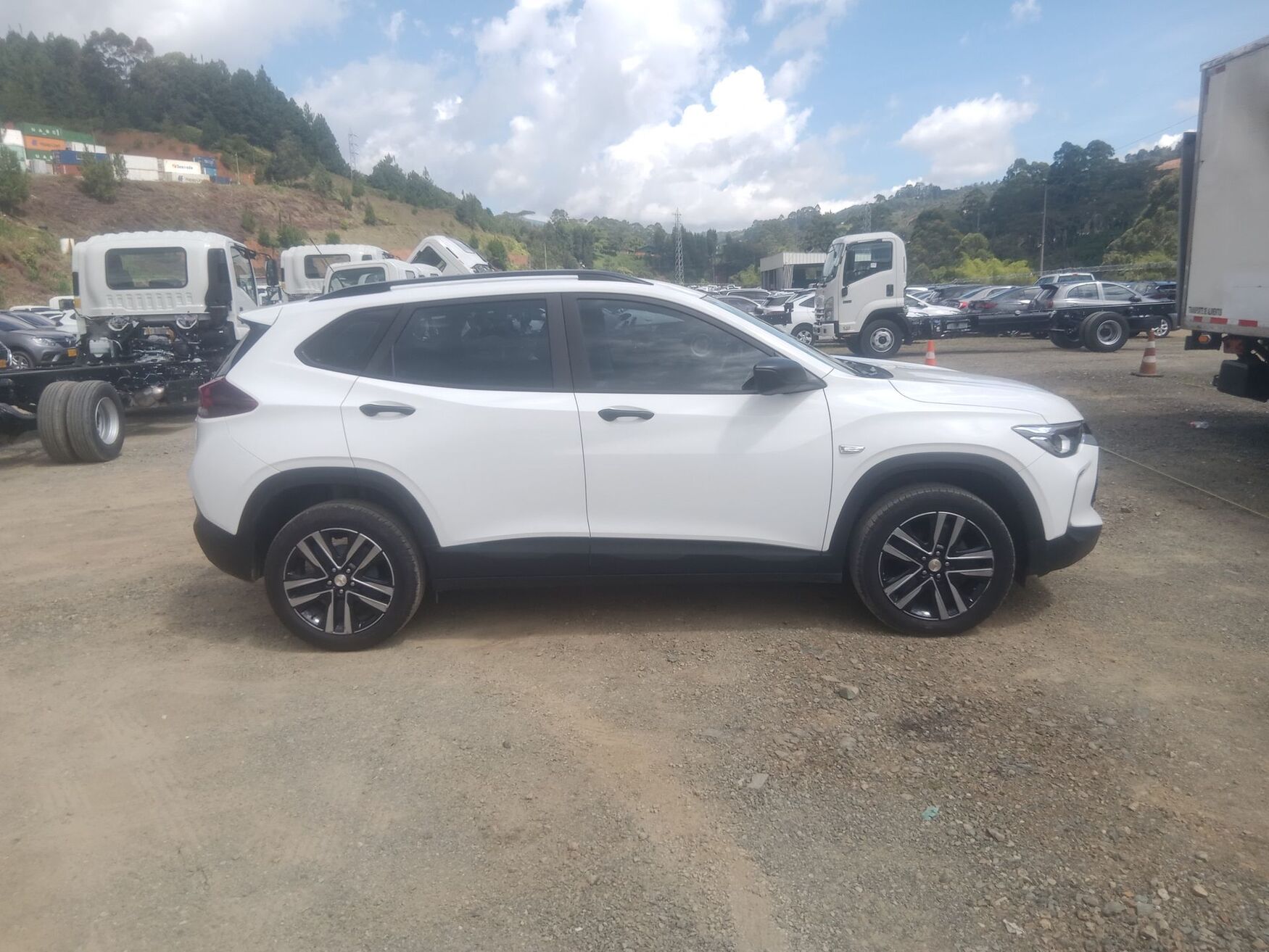 CHEVROLET TRACKER 2025