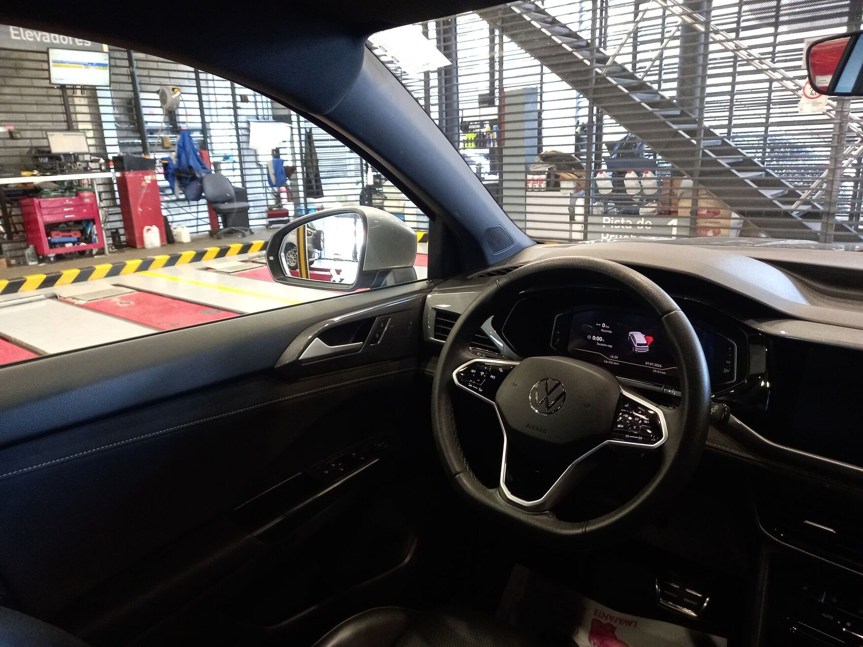 VOLKSWAGEN TAOS 2023