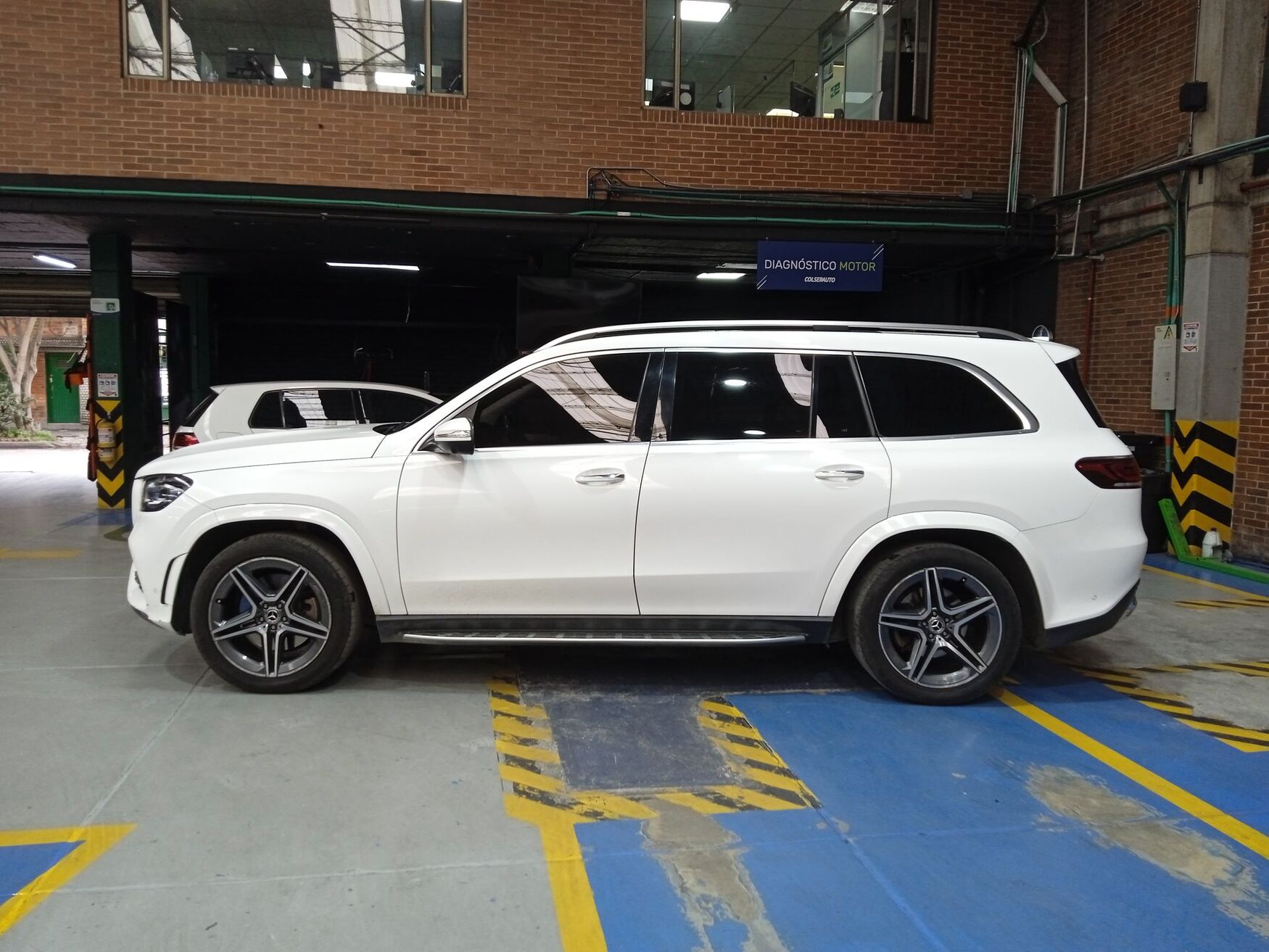 MERCEDES-BENZ GLS450 2022