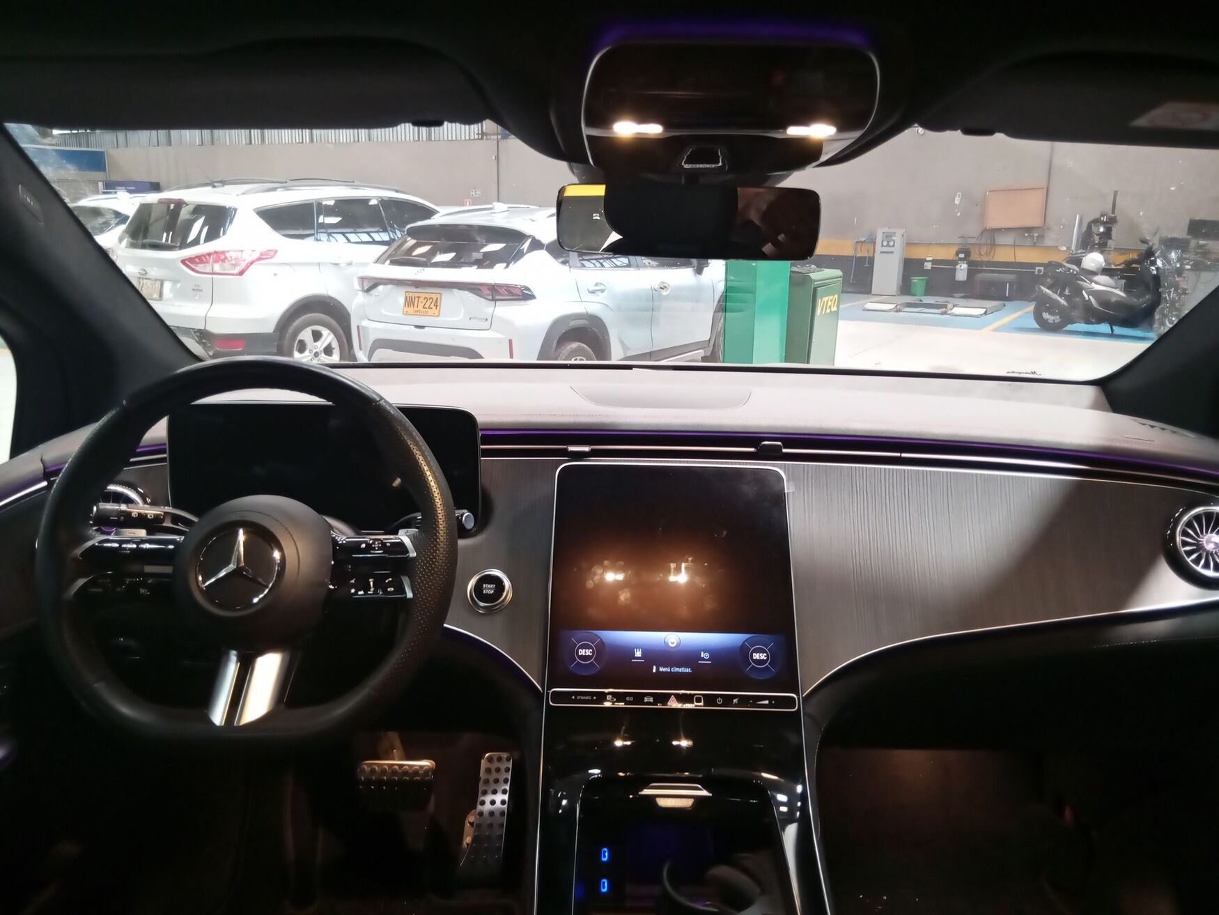 MERCEDES-BENZ EQE 350 2024