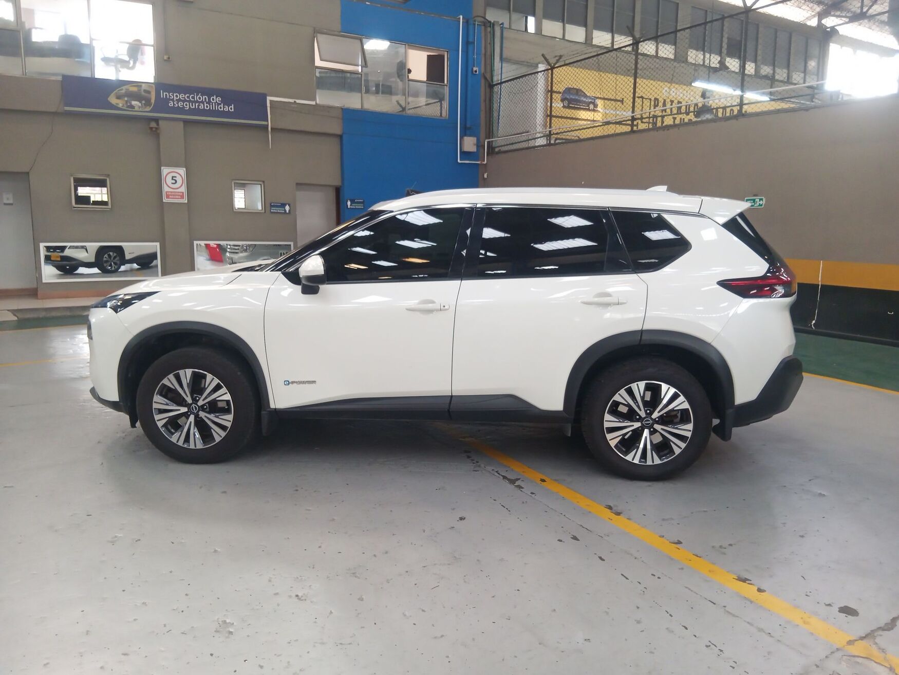 NISSAN X-TRAIL 2024
