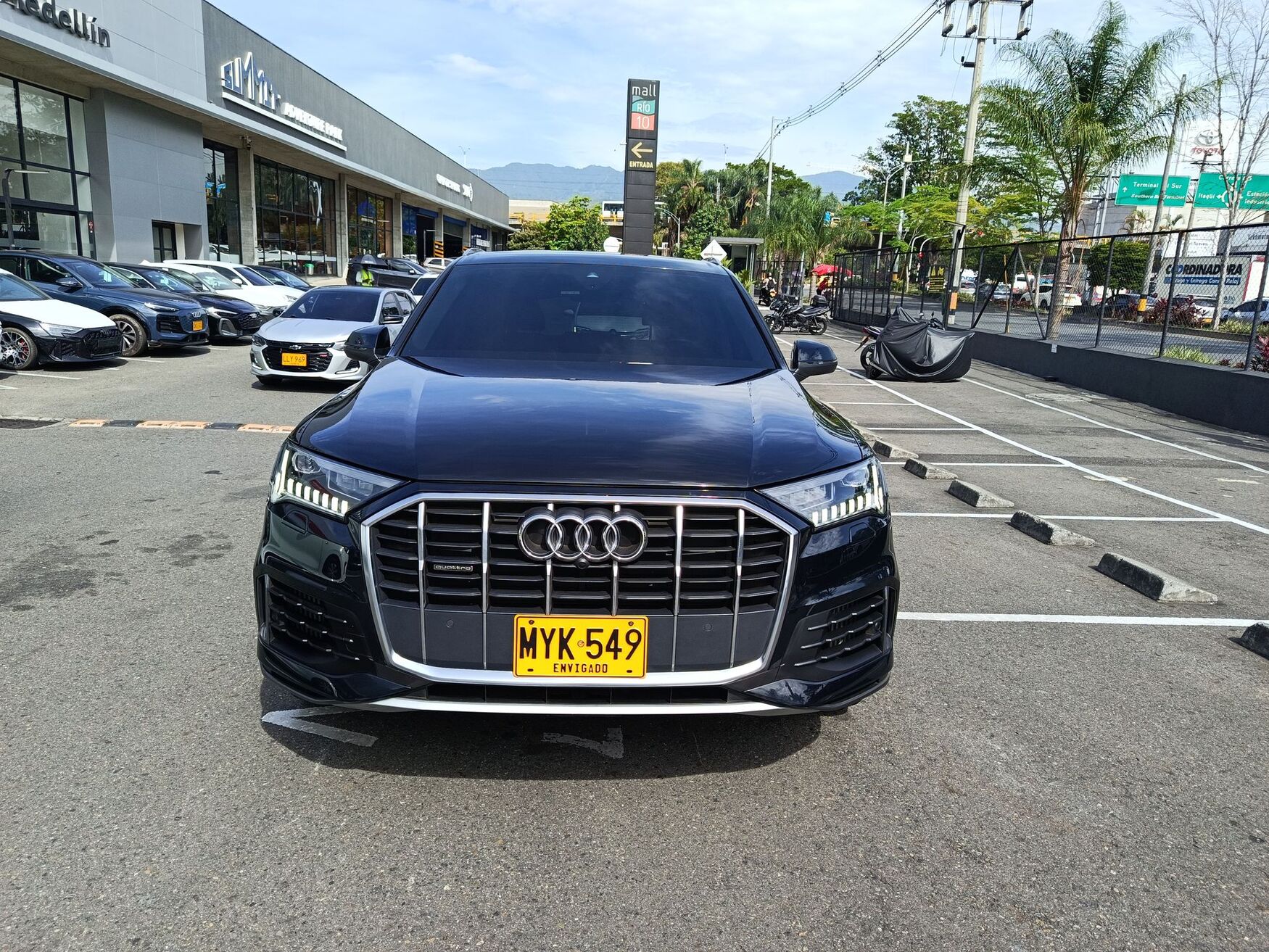 AUDI Q7 2023