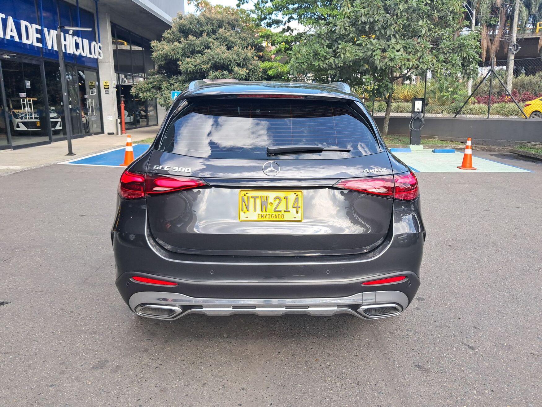 MERCEDES-BENZ GLC300 2025