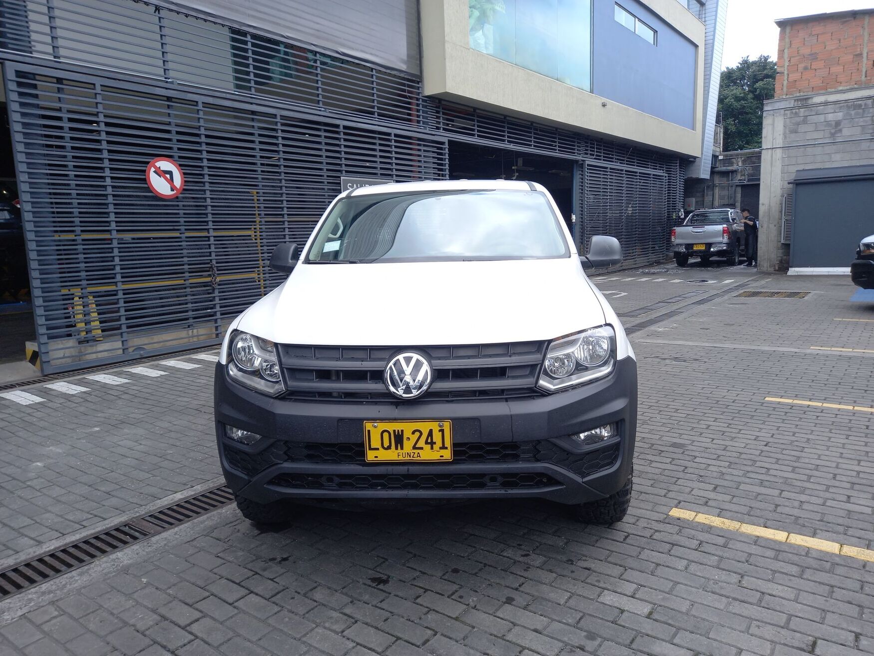 VOLKSWAGEN AMAROK 2023