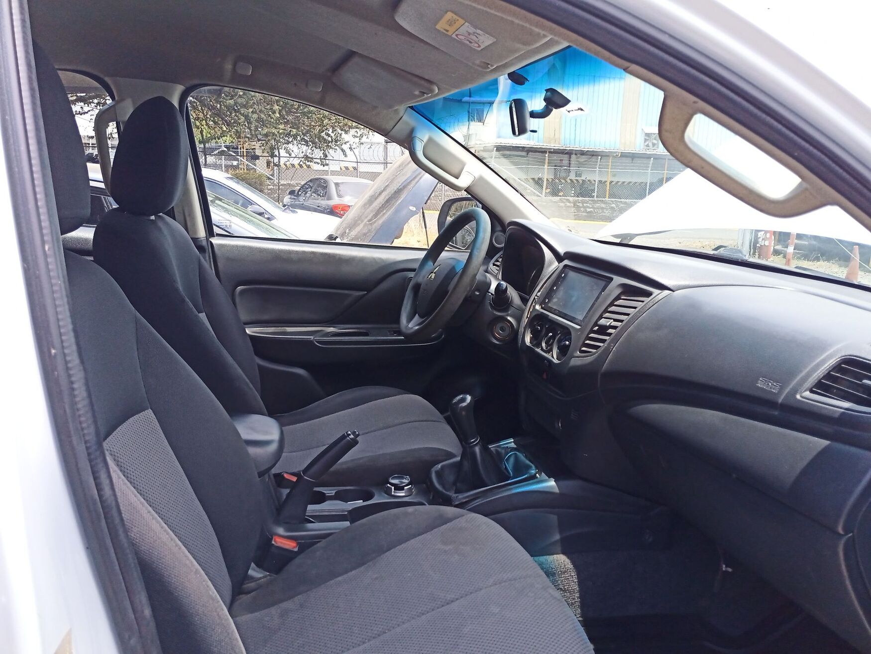MITSUBISHI L200 2023