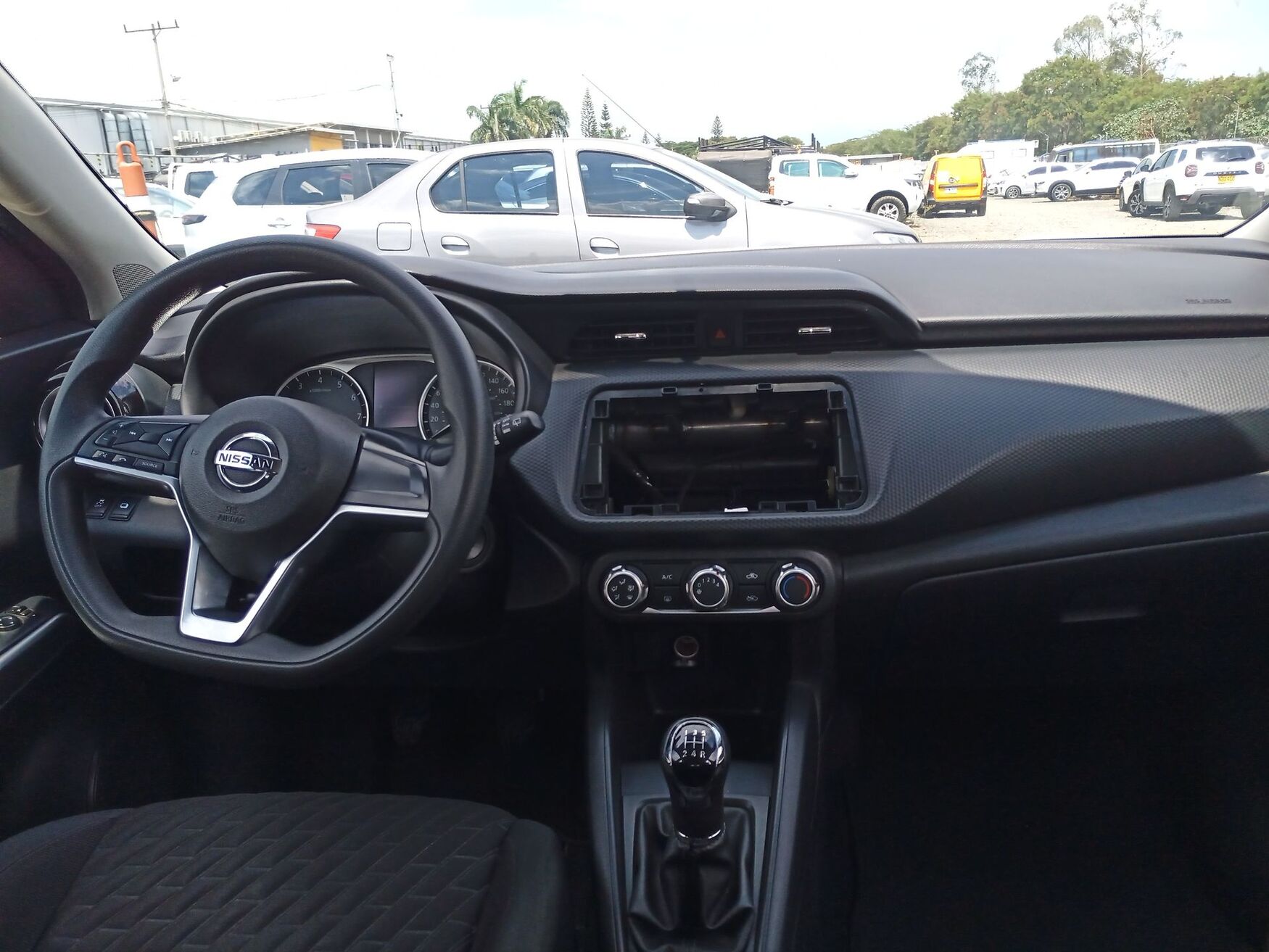 NISSAN KICKS 2022