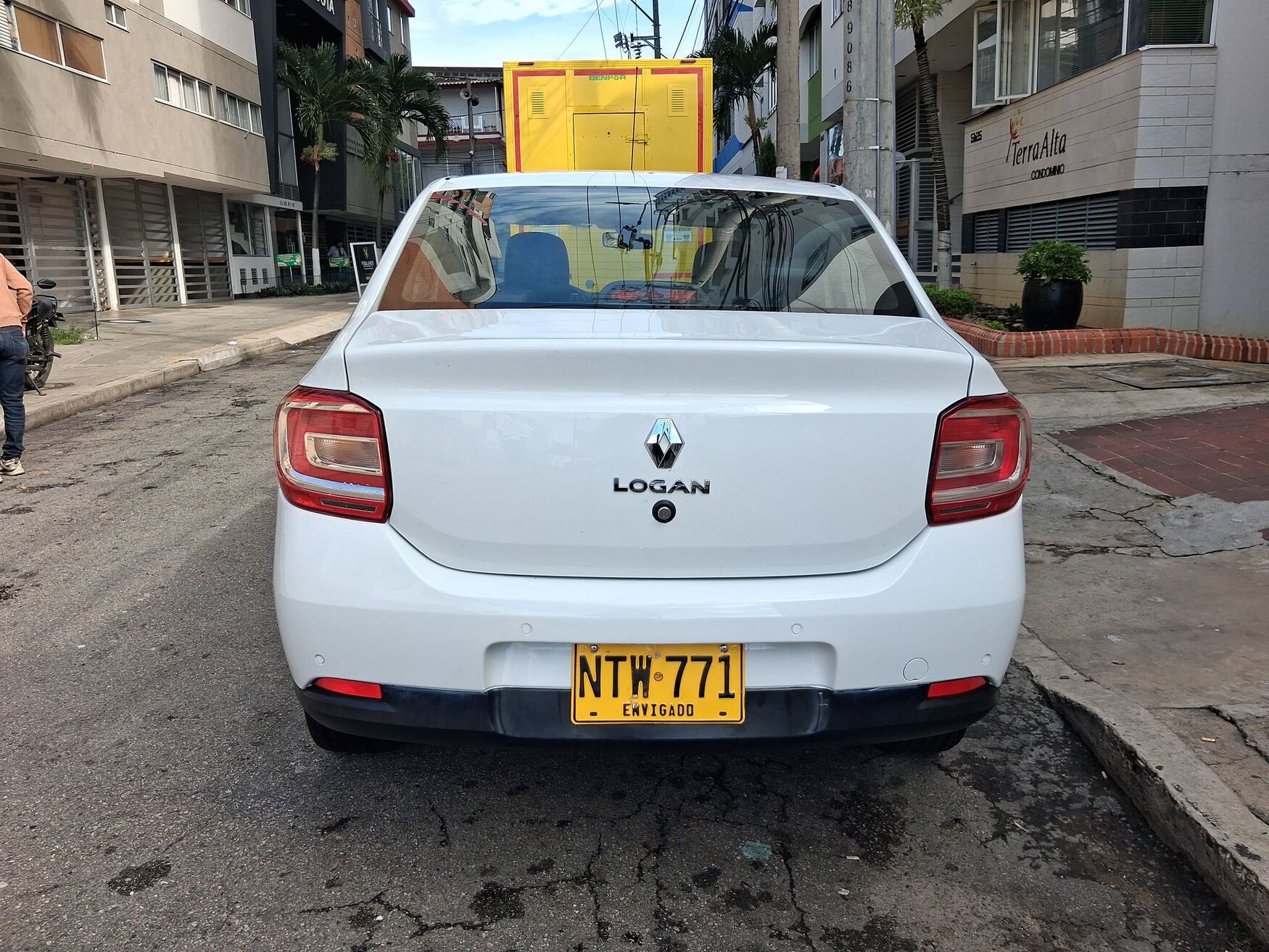 RENAULT LOGAN 2024