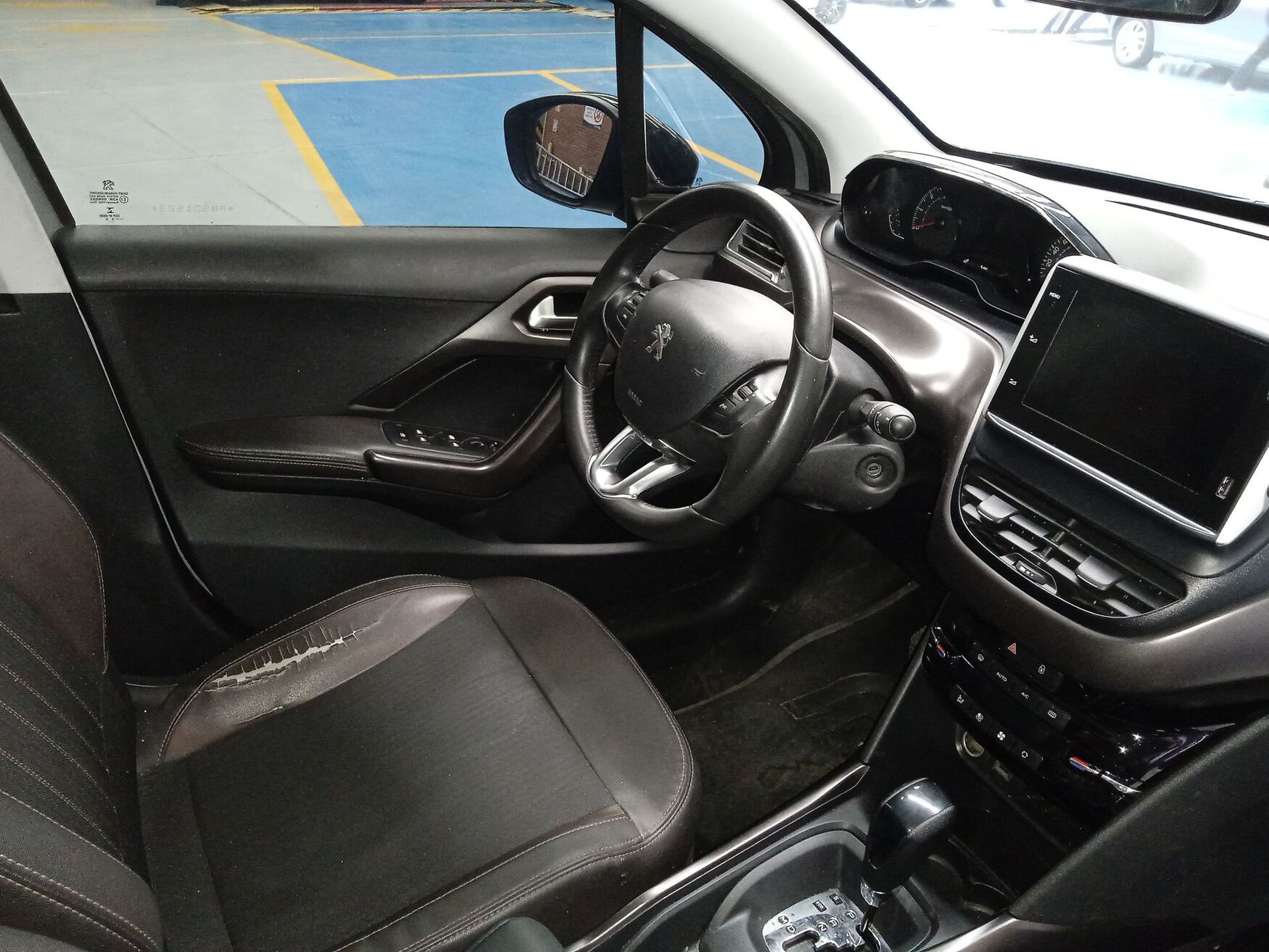 PEUGEOT 2008 2023