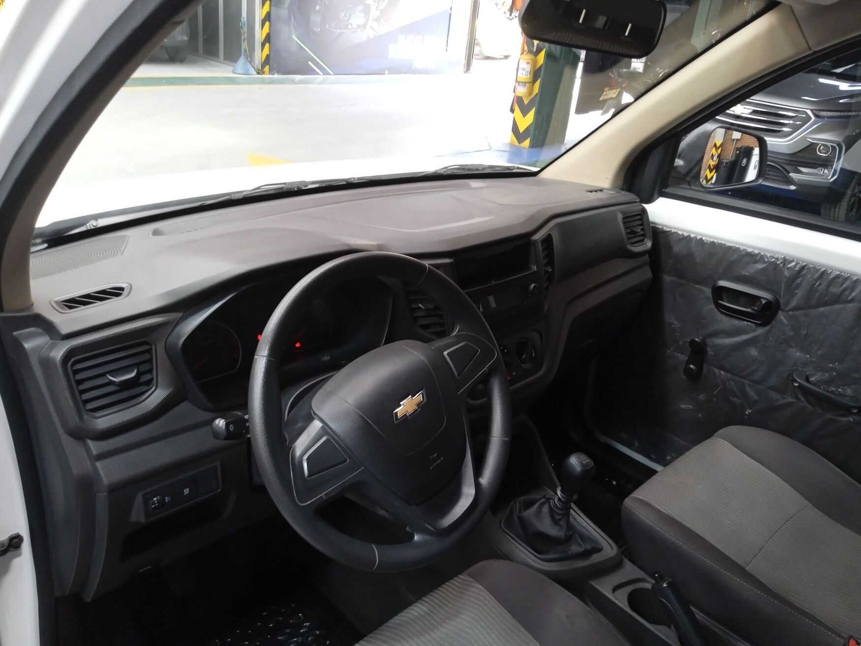 CHEVROLET N400 2025