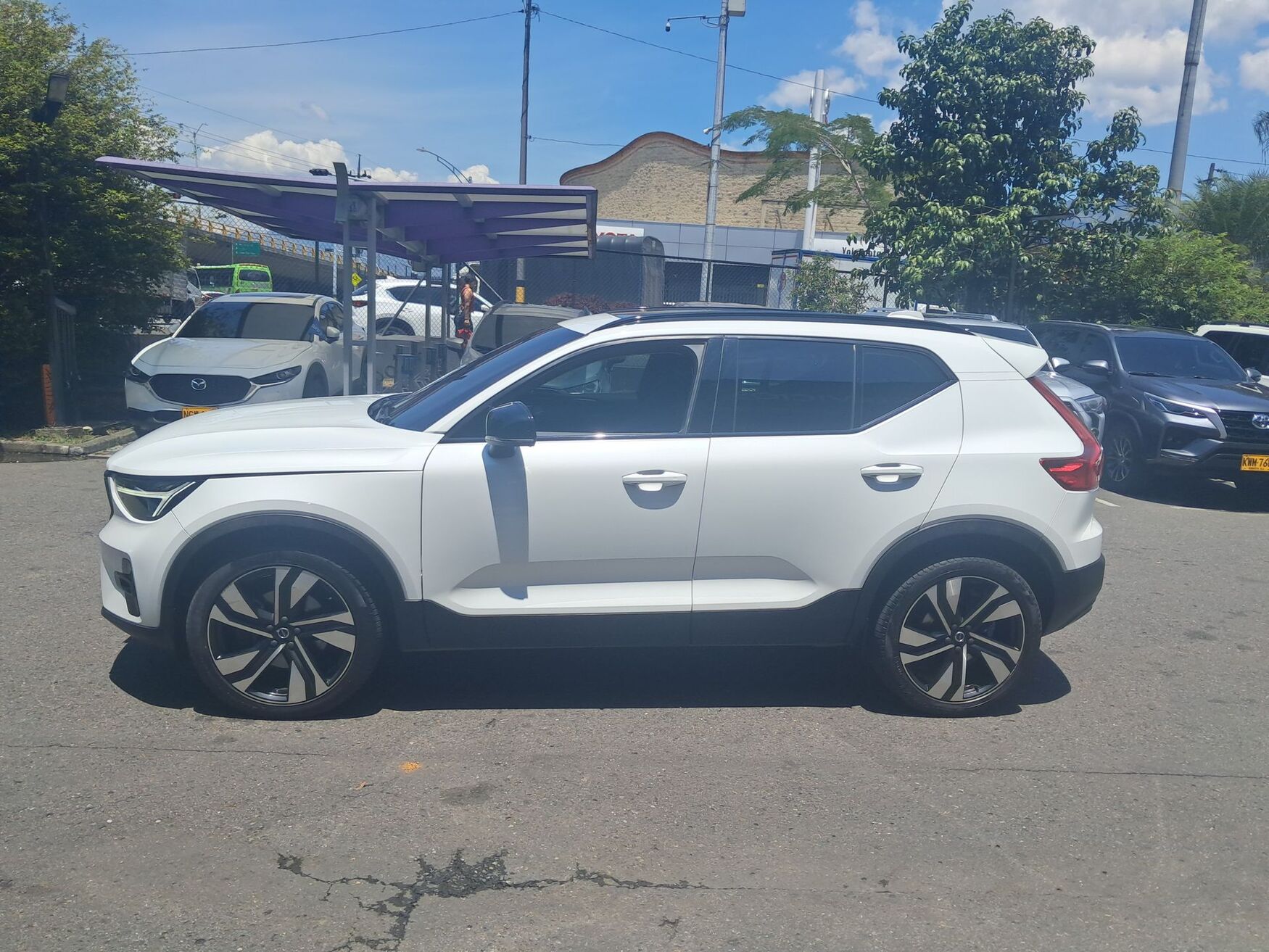 VOLVO XC40 2023