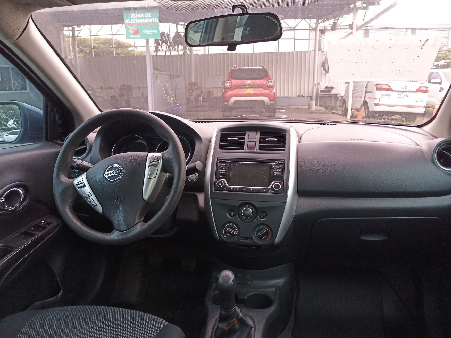 NISSAN VERSA 2016