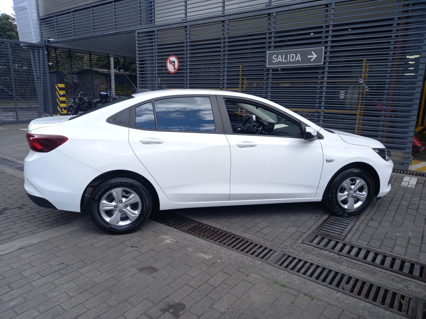 CHEVROLET ONIX 2025