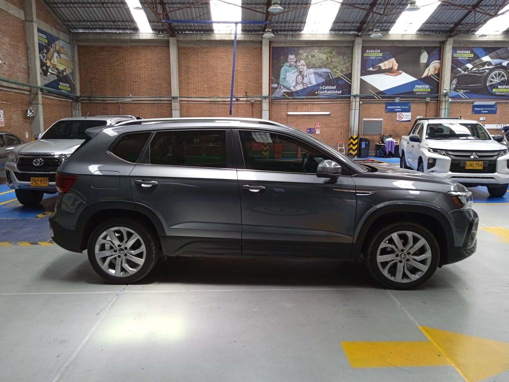 VOLKSWAGEN TAOS 2024