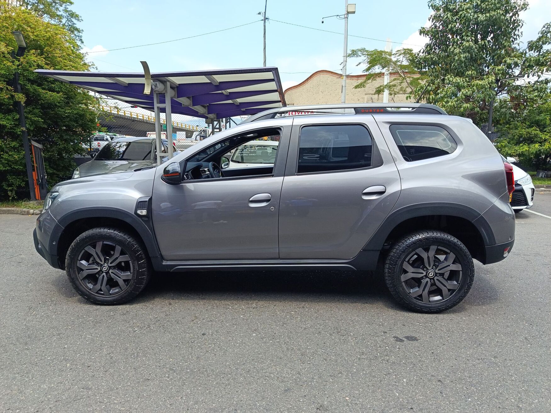 RENAULT DUSTER 2025