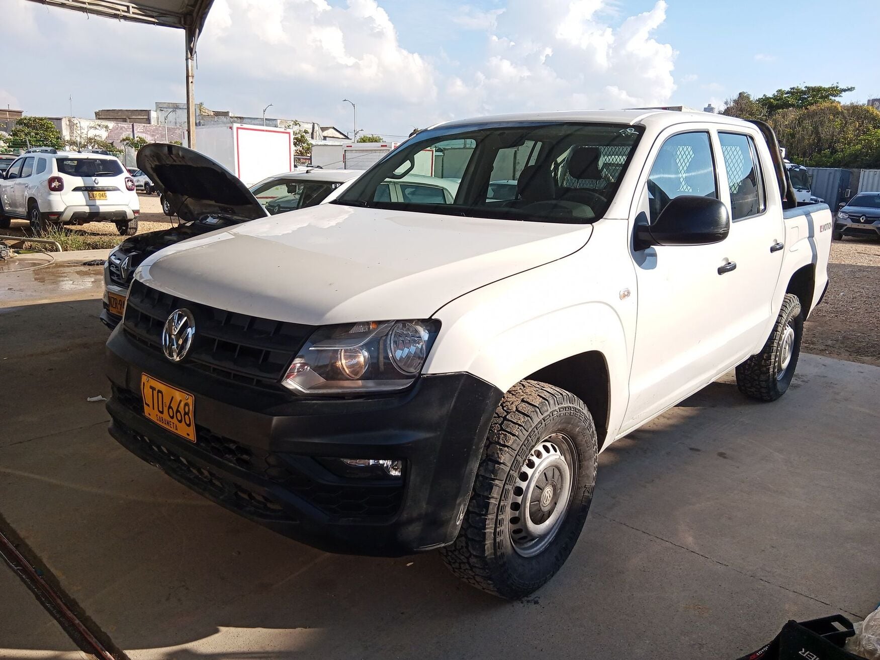 VOLKSWAGEN AMAROK 2023