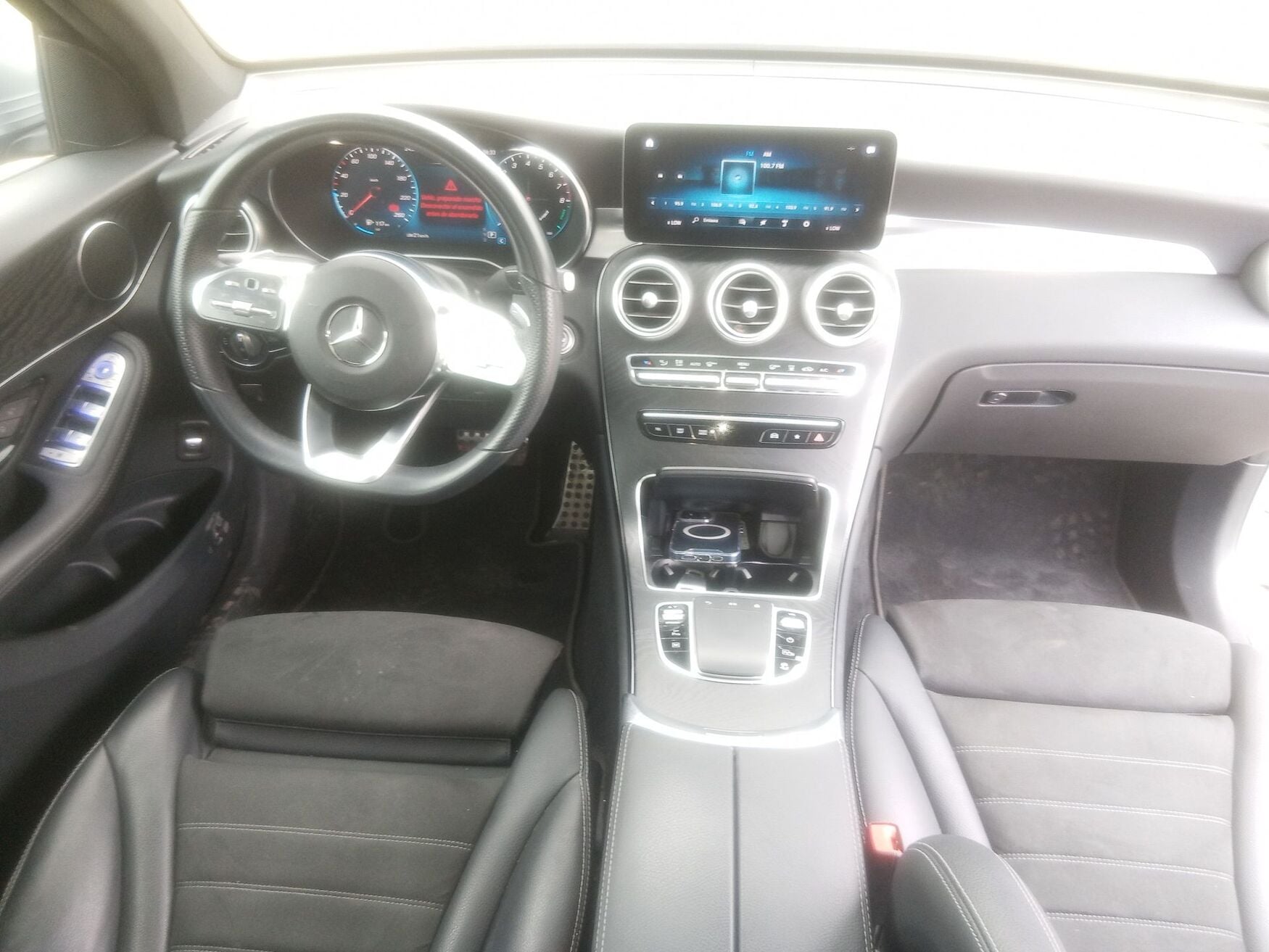 MERCEDES-BENZ GLC300E 2022