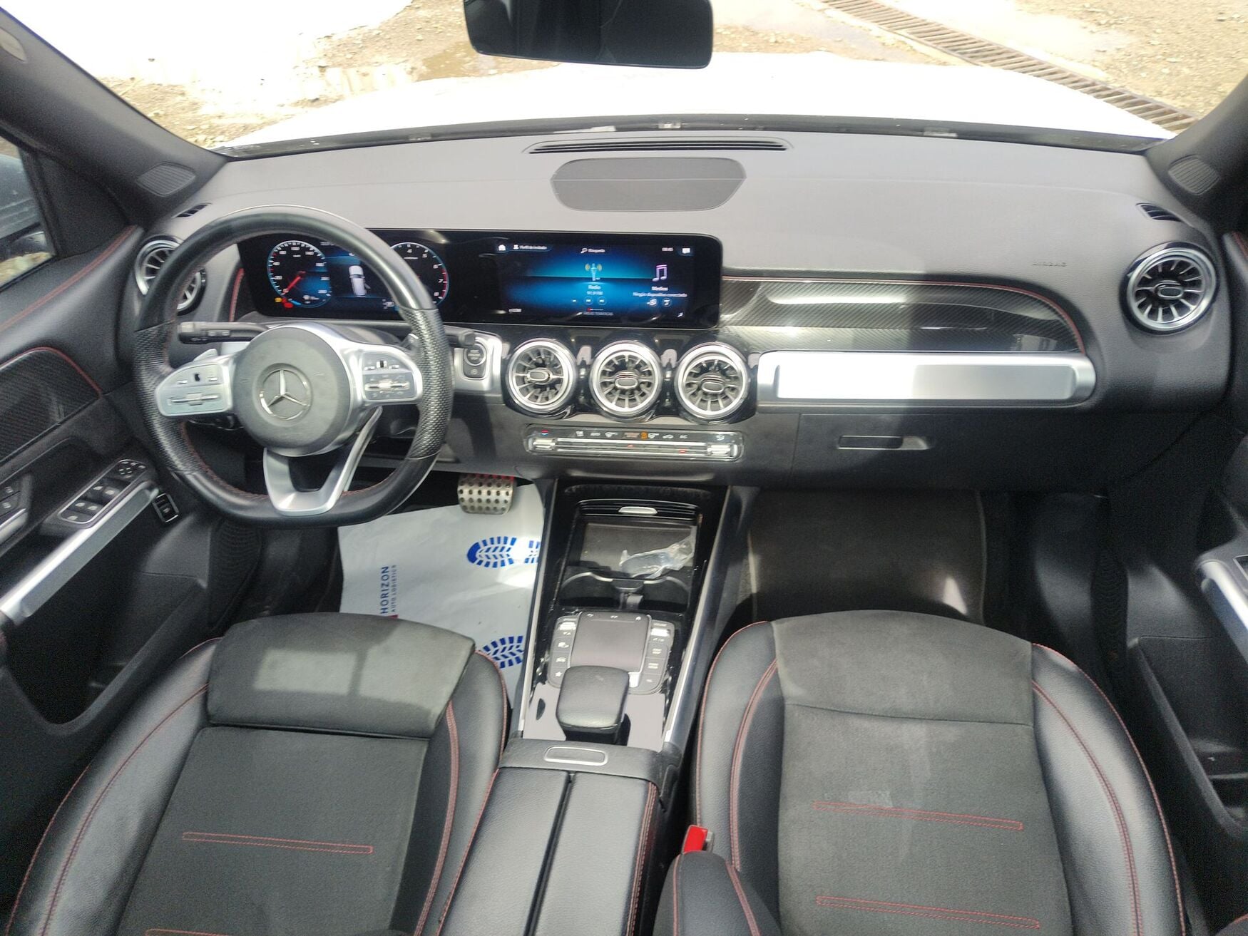 MERCEDES-BENZ GLB200 2023
