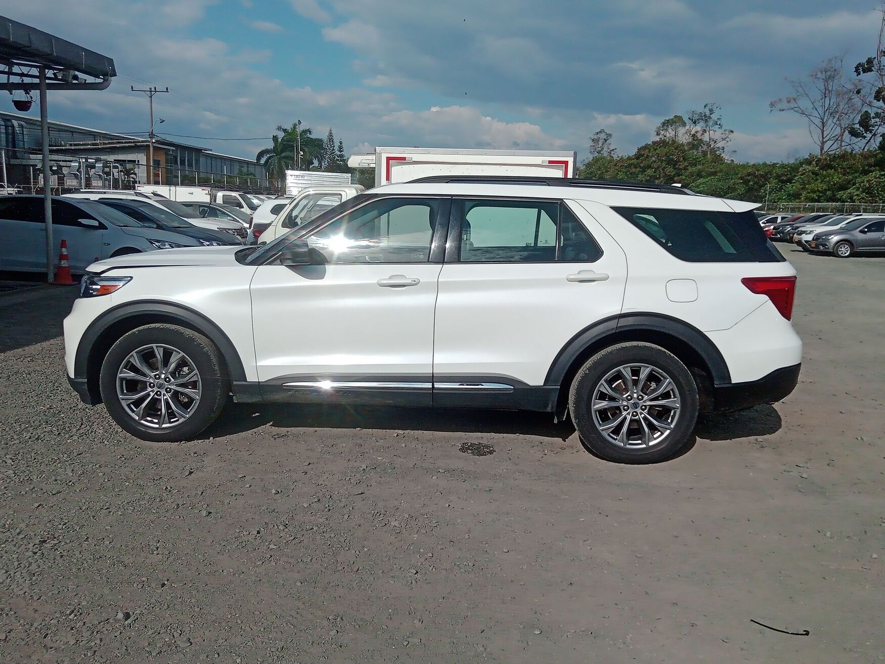 FORD EXPLORER 2021