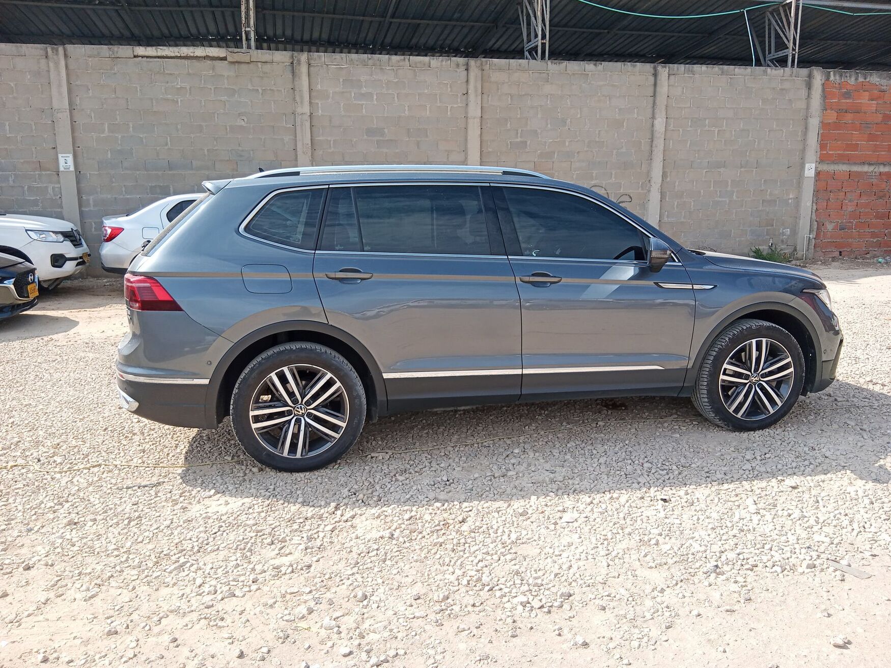VOLKSWAGEN TIGUAN 2023