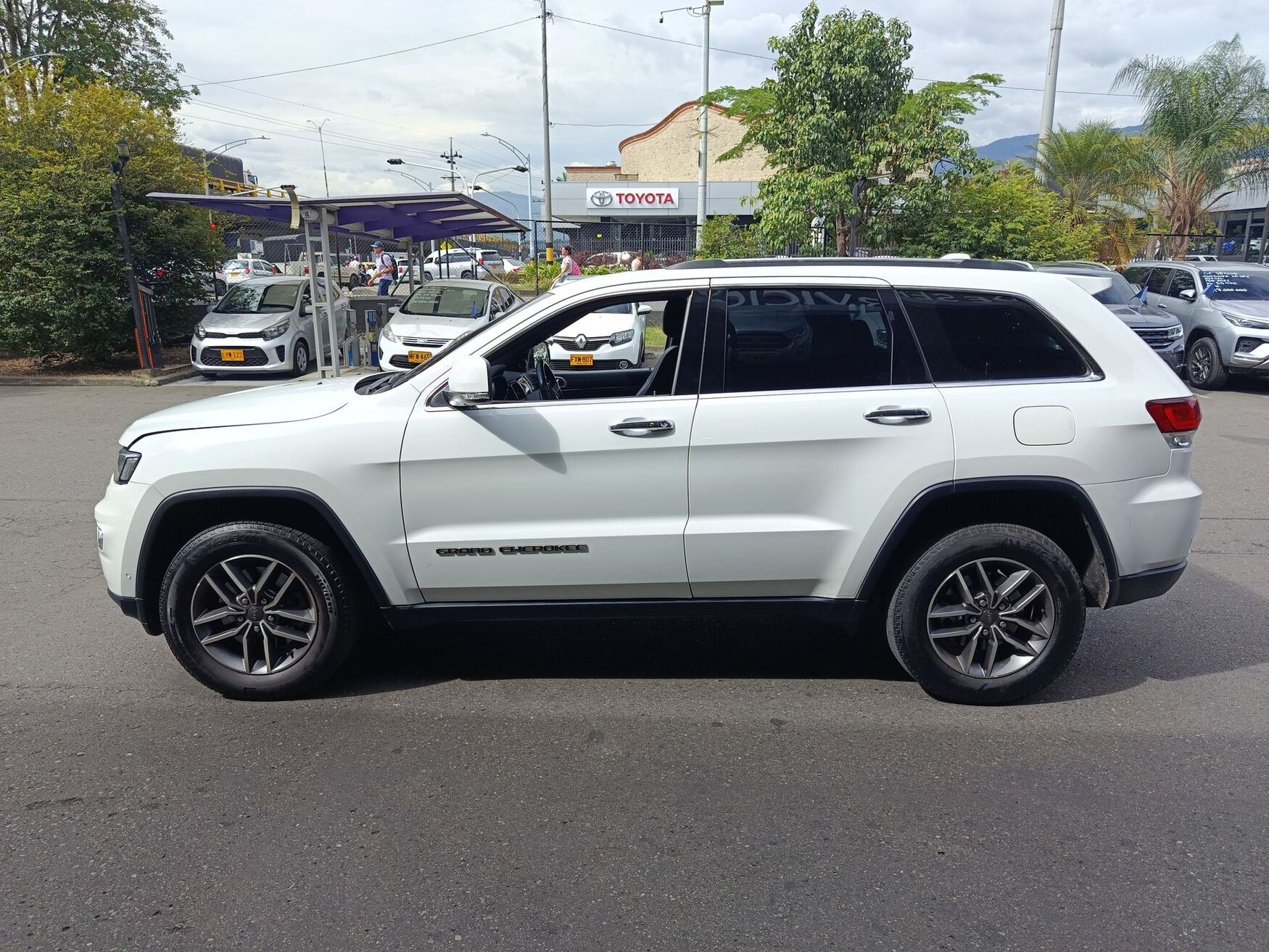 JEEP GRAND CHEROKEE 2021