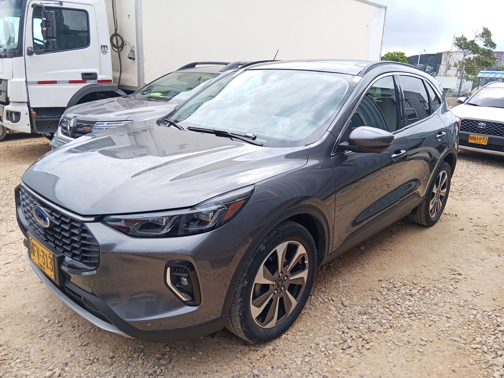 FORD ESCAPE 2023