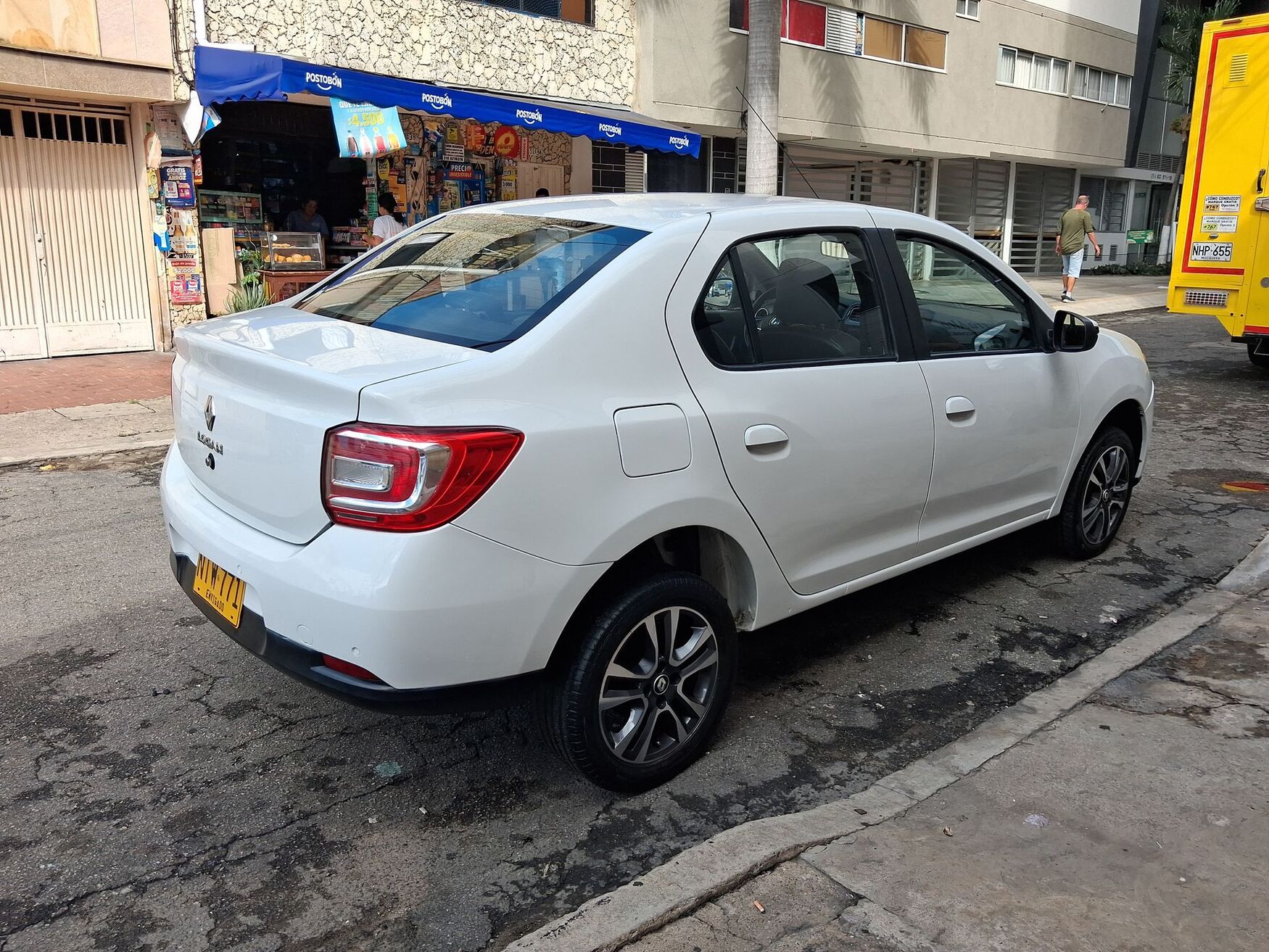 RENAULT LOGAN 2024