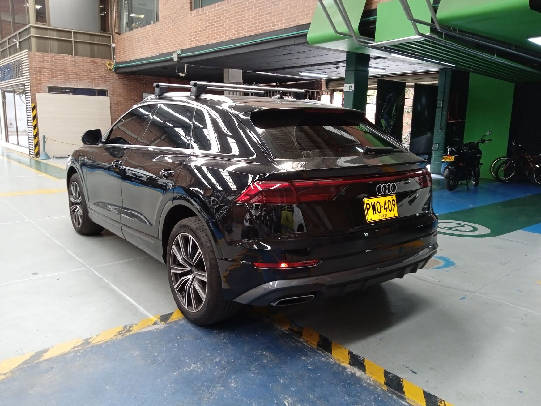 AUDI Q8 2025