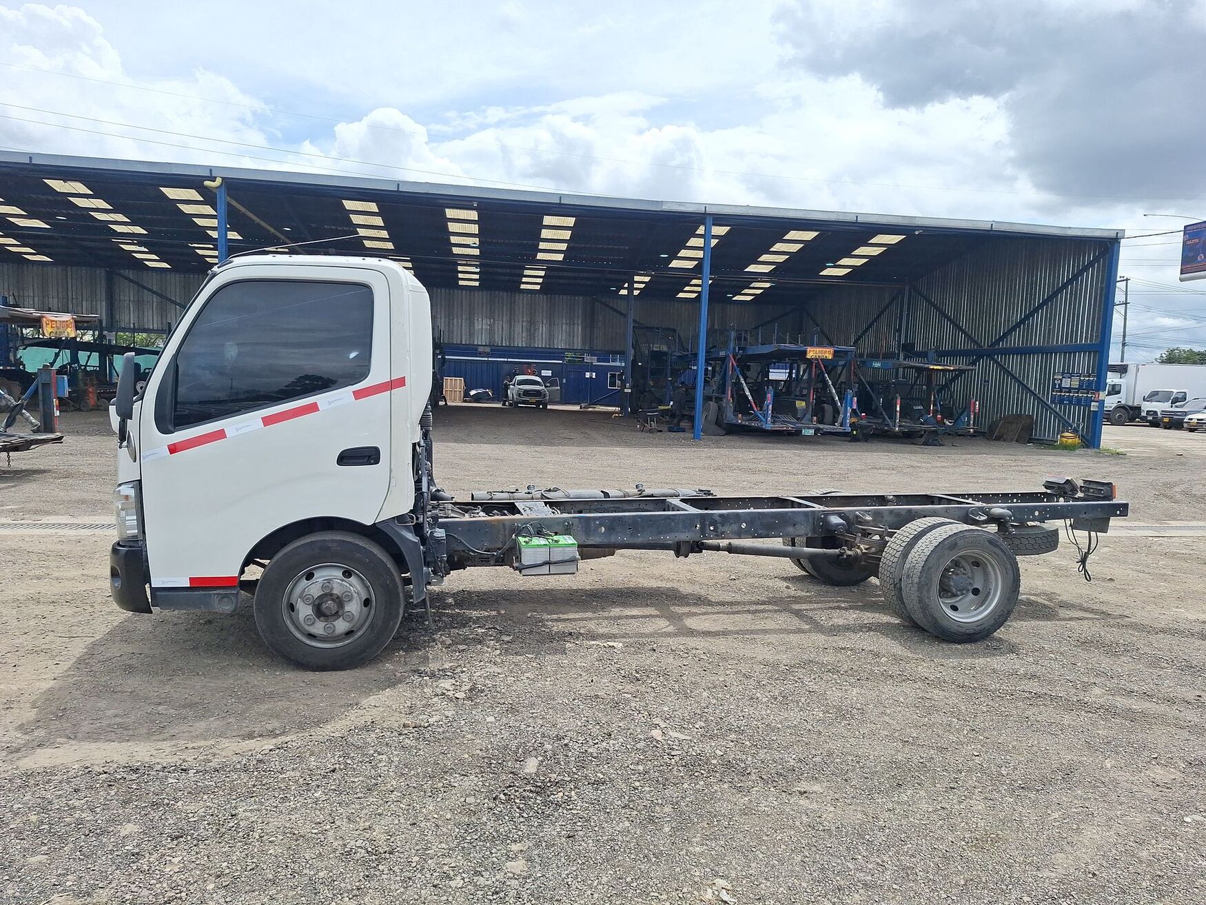 HINO DUTRO 2017