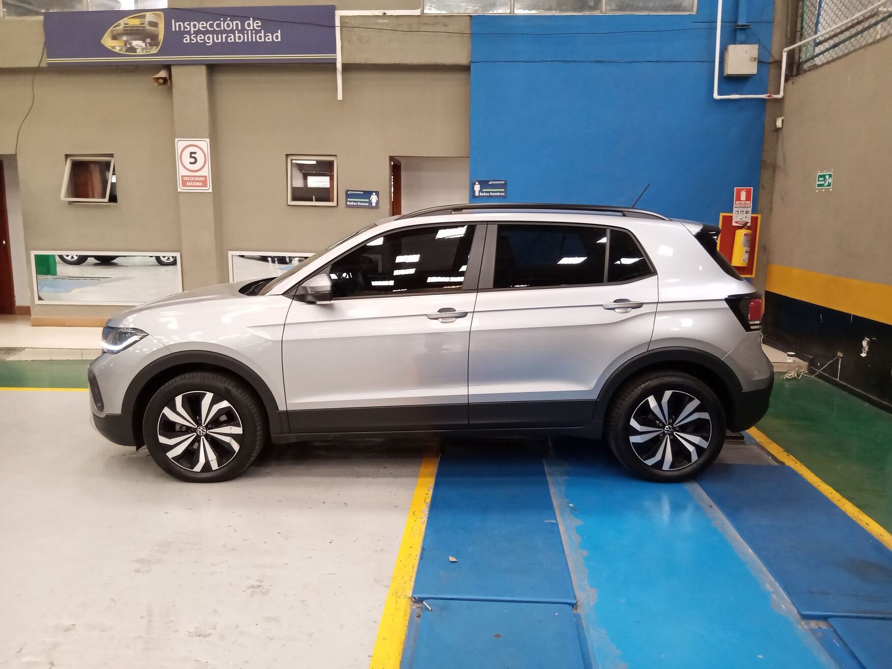 VOLKSWAGEN T-CROSS 2025
