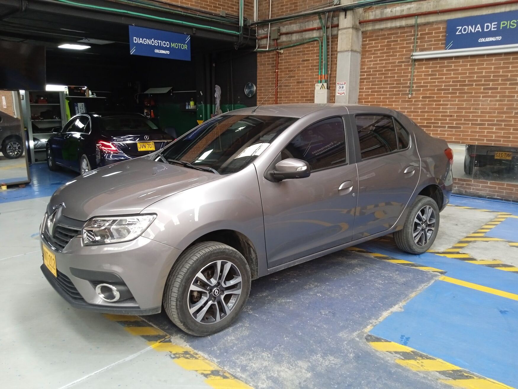 RENAULT LOGAN 2024