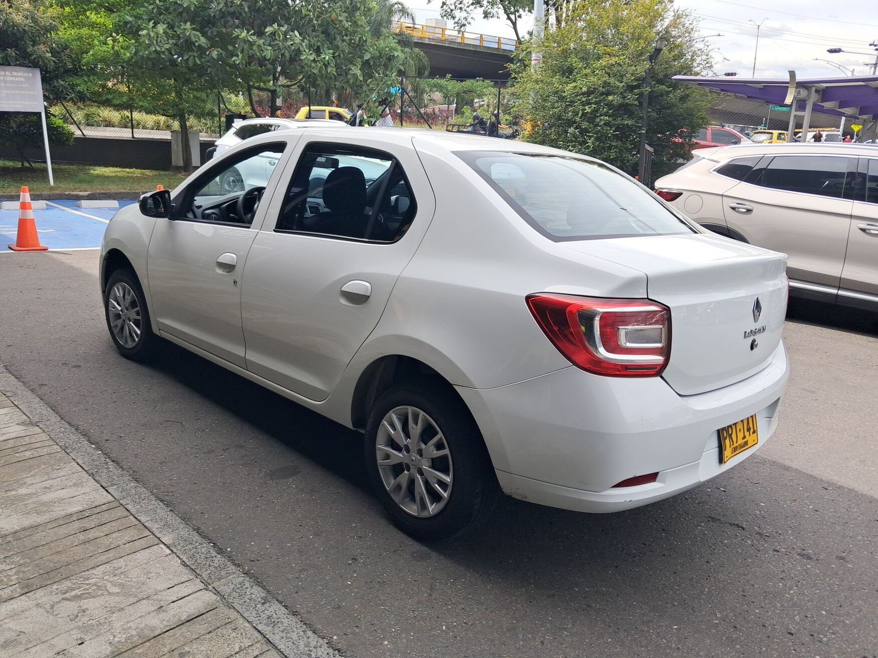 RENAULT LOGAN 2026