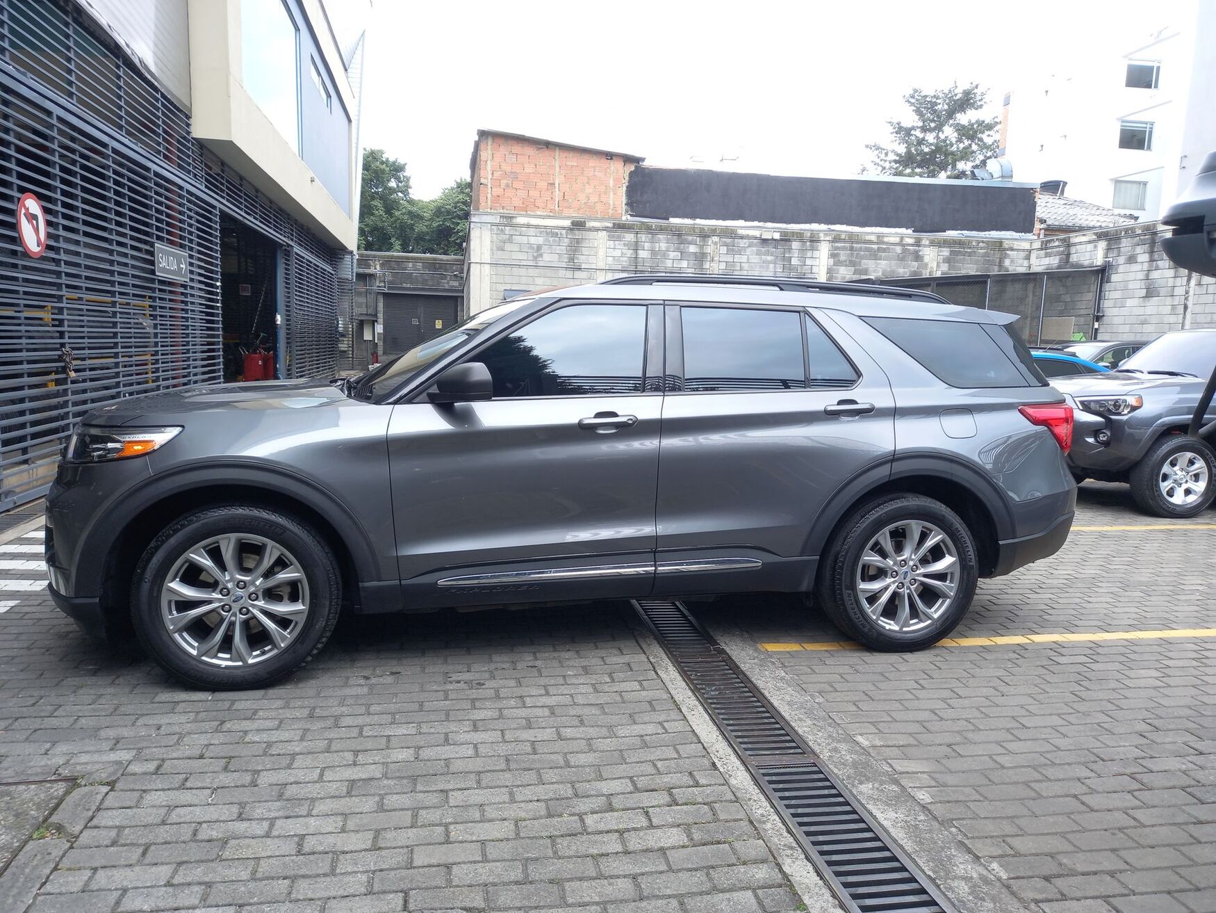 FORD EXPLORER 2023